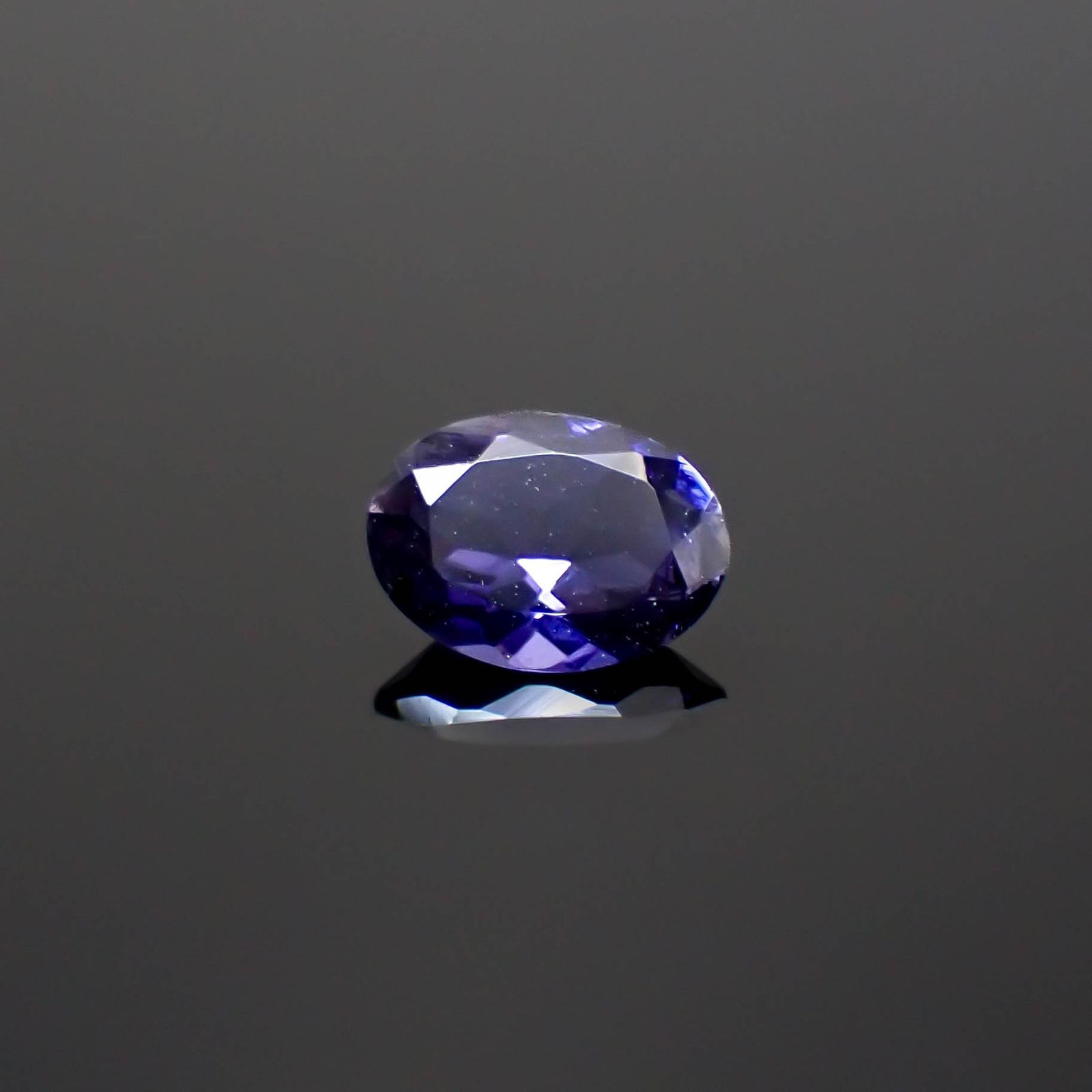 アイオライト タンザニア産 0.81ct [250229835]8x6mm前後