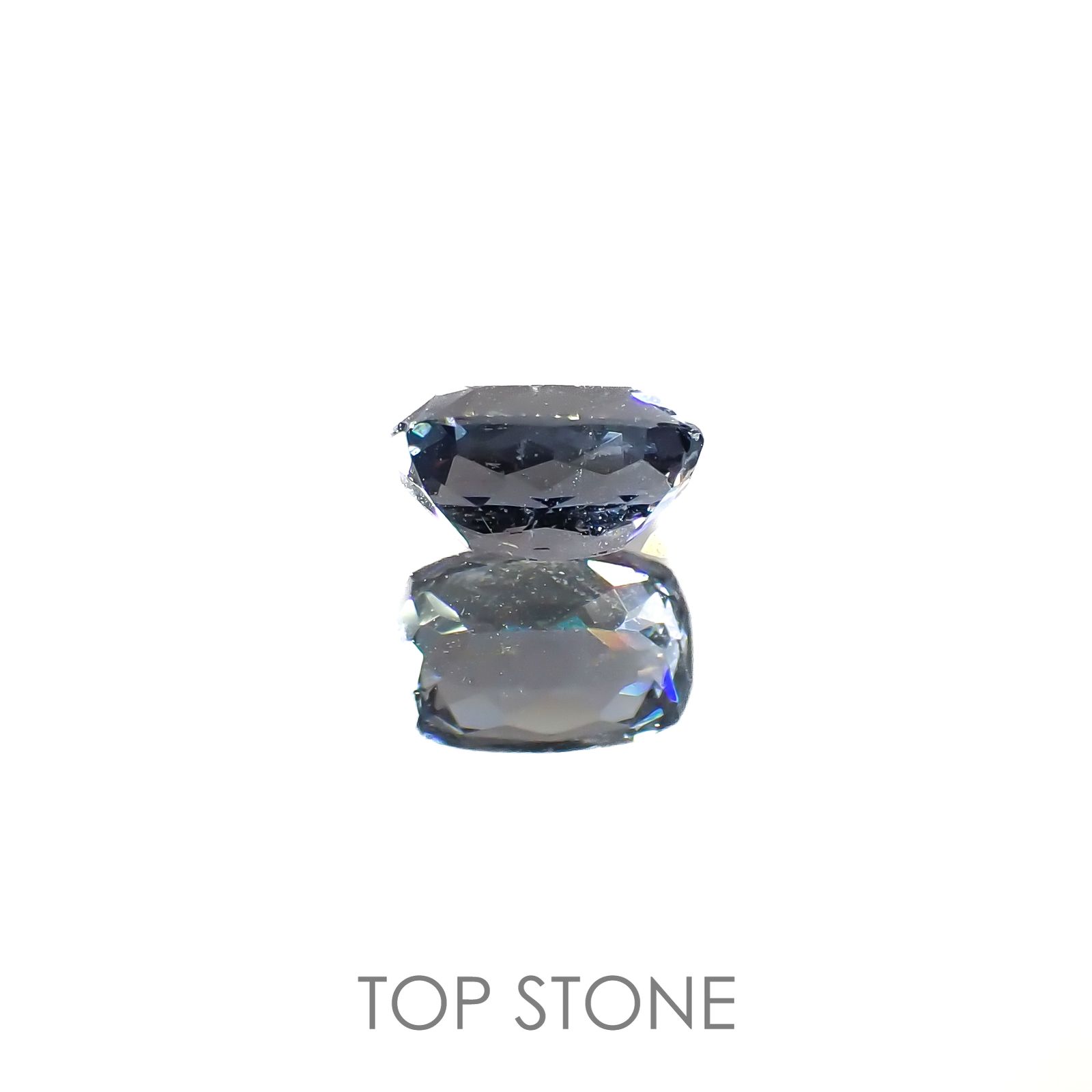 グレースピネル(宝石名スピネル)ビルマ/マダガスカル産 0.80ct 識別済[220716820]6.3x4.4mm前後