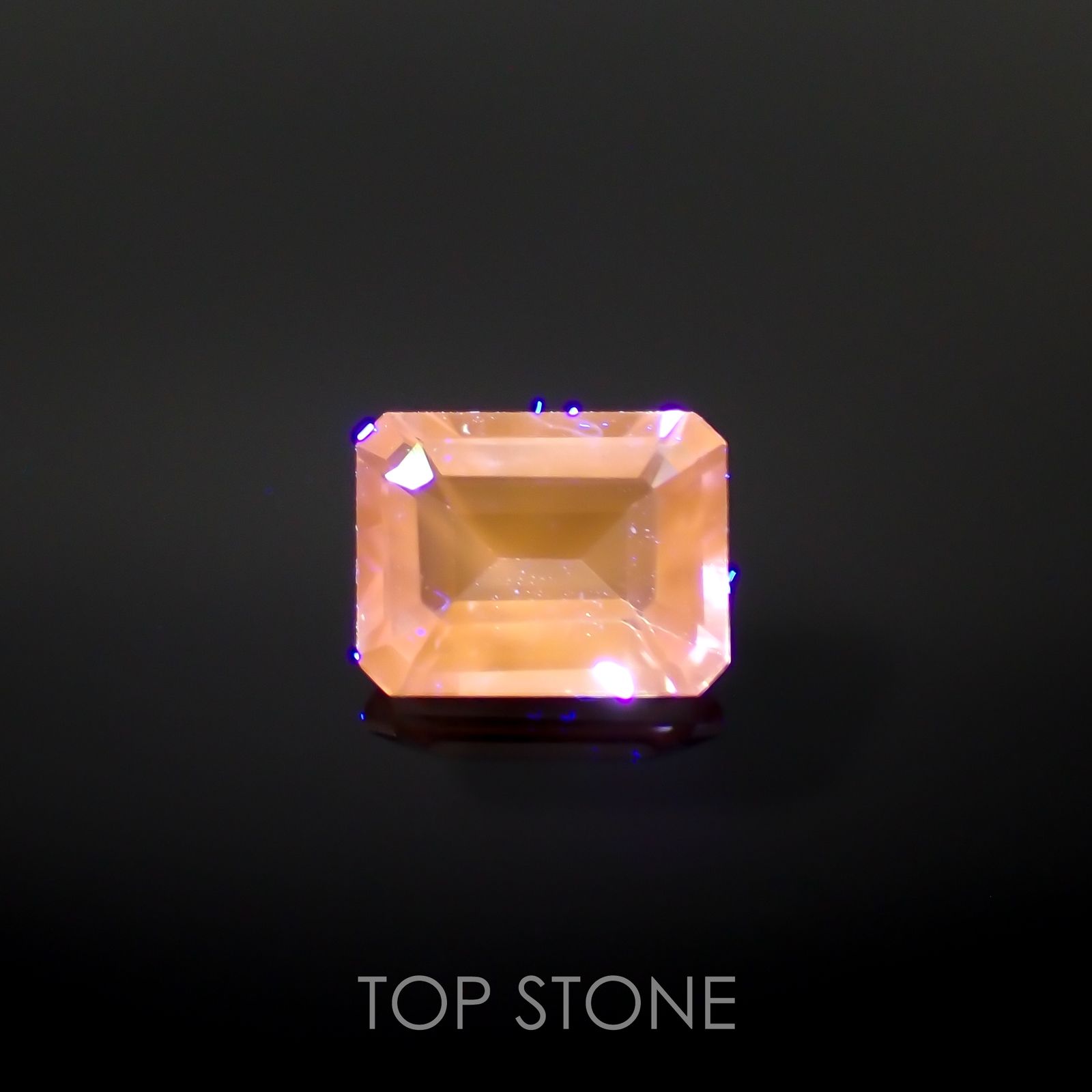 マリアライト フルオレッセンス(宝石名パープル・スキャポライト)スリランカ産 0.67ct 識別済[220114886]6.2x4.8mm前後