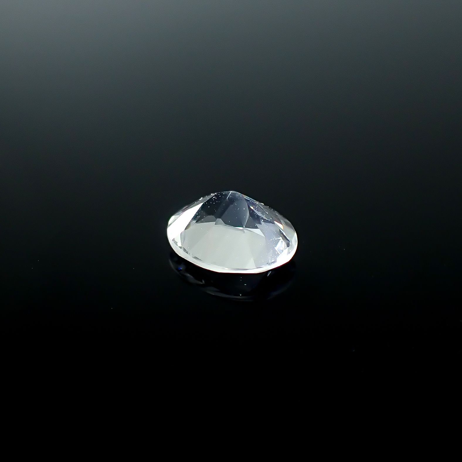 レインボームーンストーン(宝石名ラブラドライト)タンザニア産 0.67ct 識別済[250730916]6.8x5.5mm前後