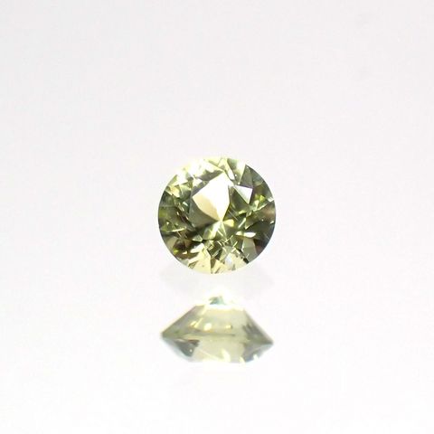 パラサイティックペリドット(宝石名ペリドット)採取地：ロシア 0.063ct 識別済[220616235]2.5x2.5mm前後