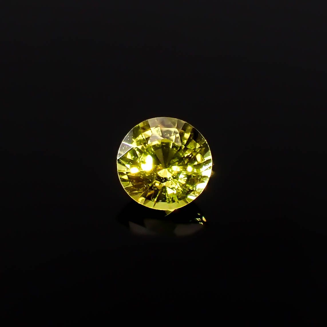 イエローサファイア スリランカ/マダガスカル産 0.25ct / 3.6x3.6mm前後 [250931137]