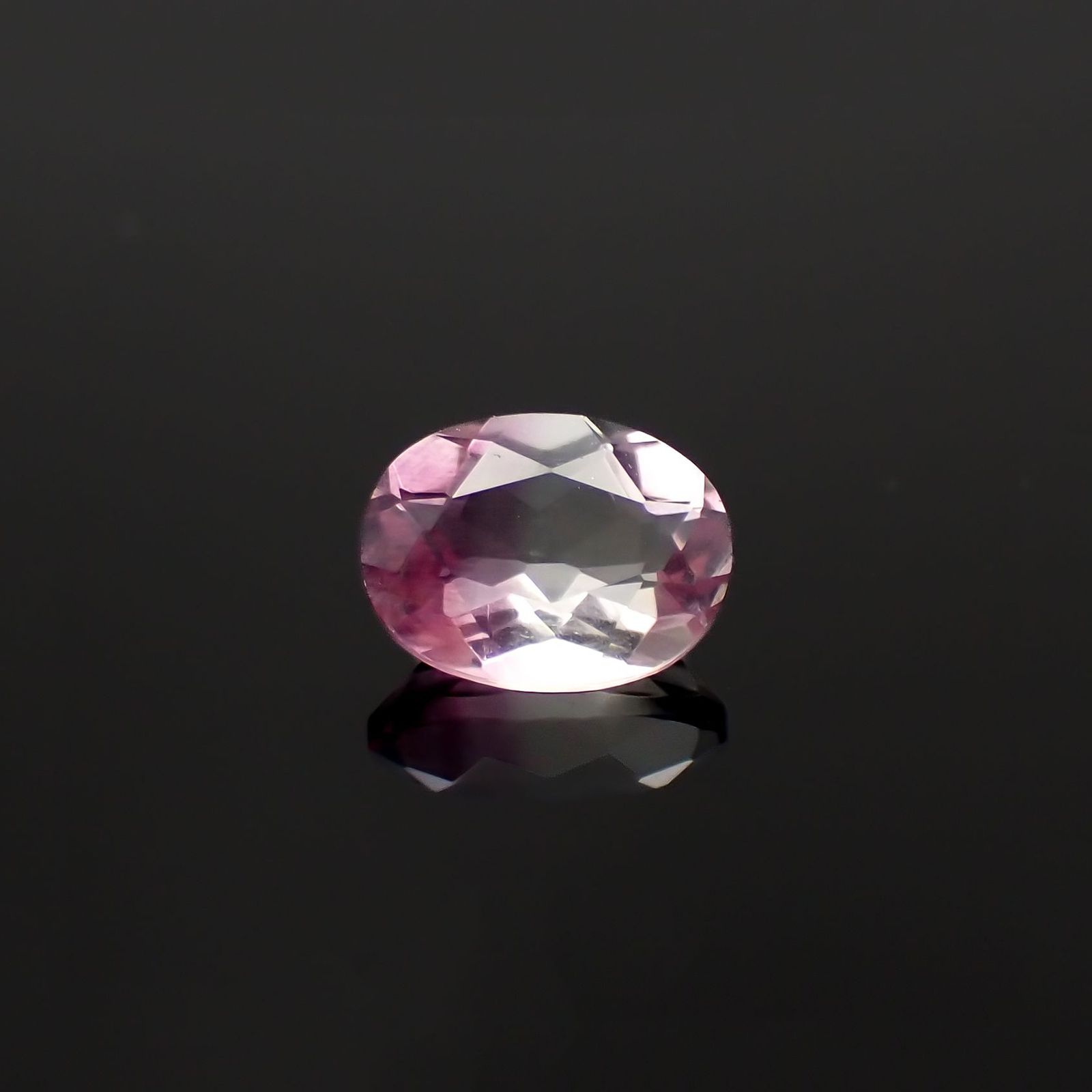 バイカラーフローライト 中国産 1.51ct / 8.1x6.1mm前後 [260120179]