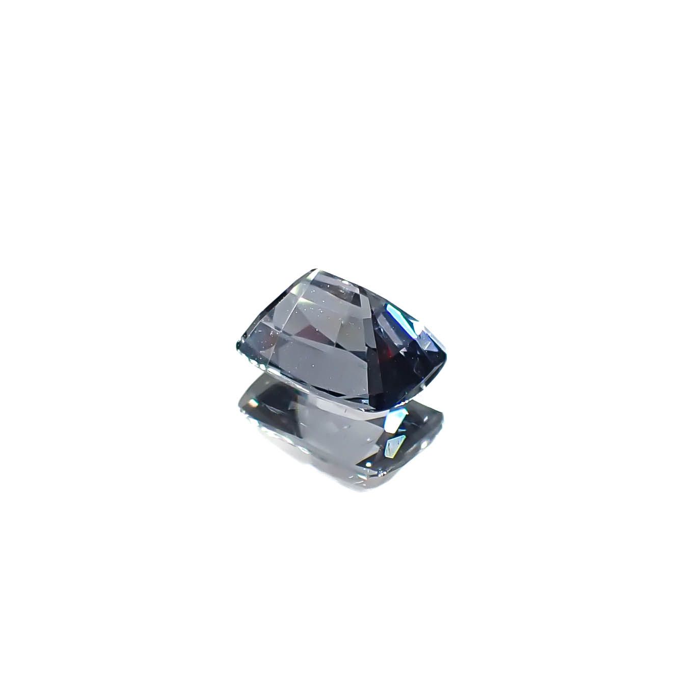 プラチナスピネル(宝石名スピネル)ビルマ産 0.98ct 識別済[250730753]6.6x4.7mm前後
