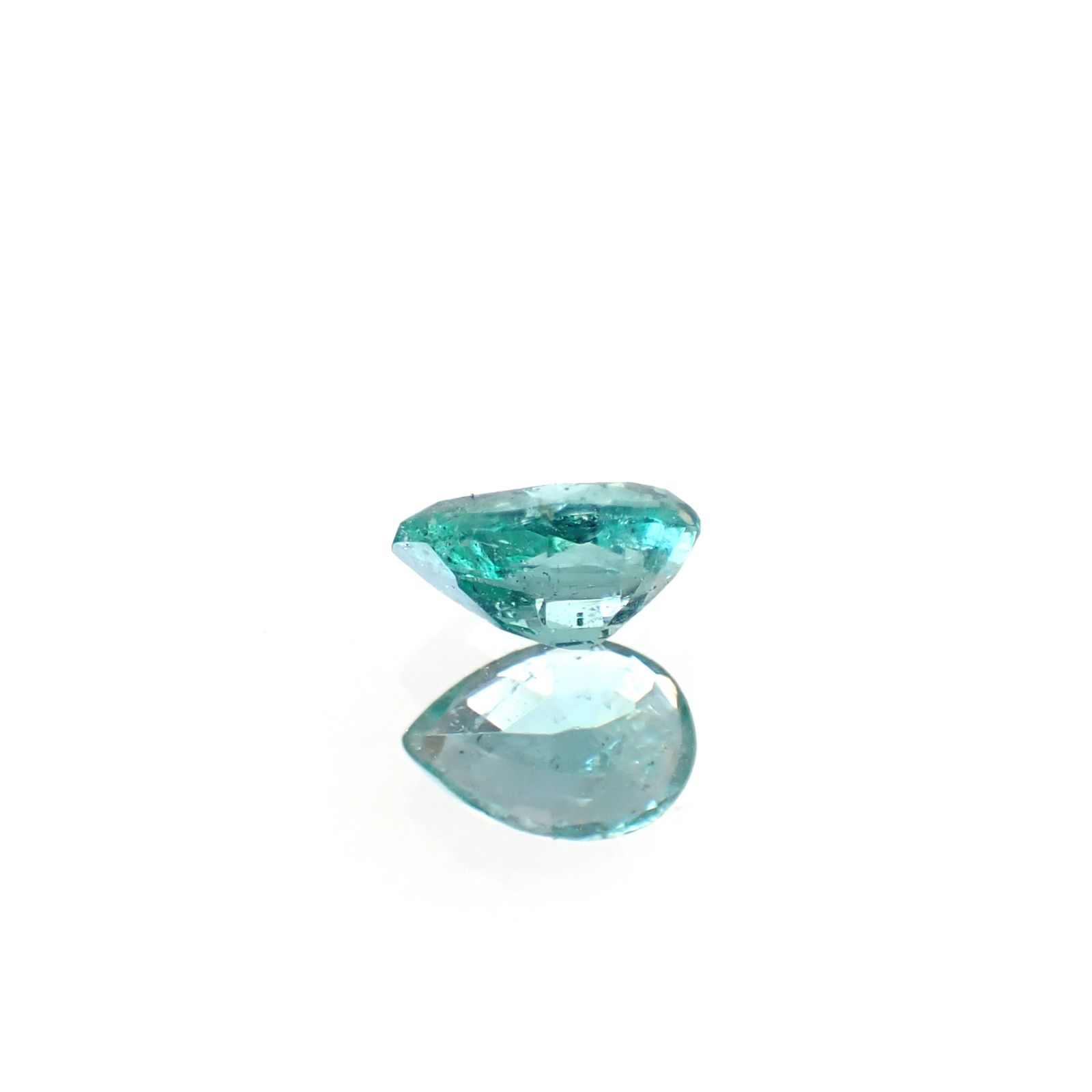 ブルーエメラルド(ブルーグリーンベリル) ザンビア産 0.38ct [250430287]5.9x3.9mm前後