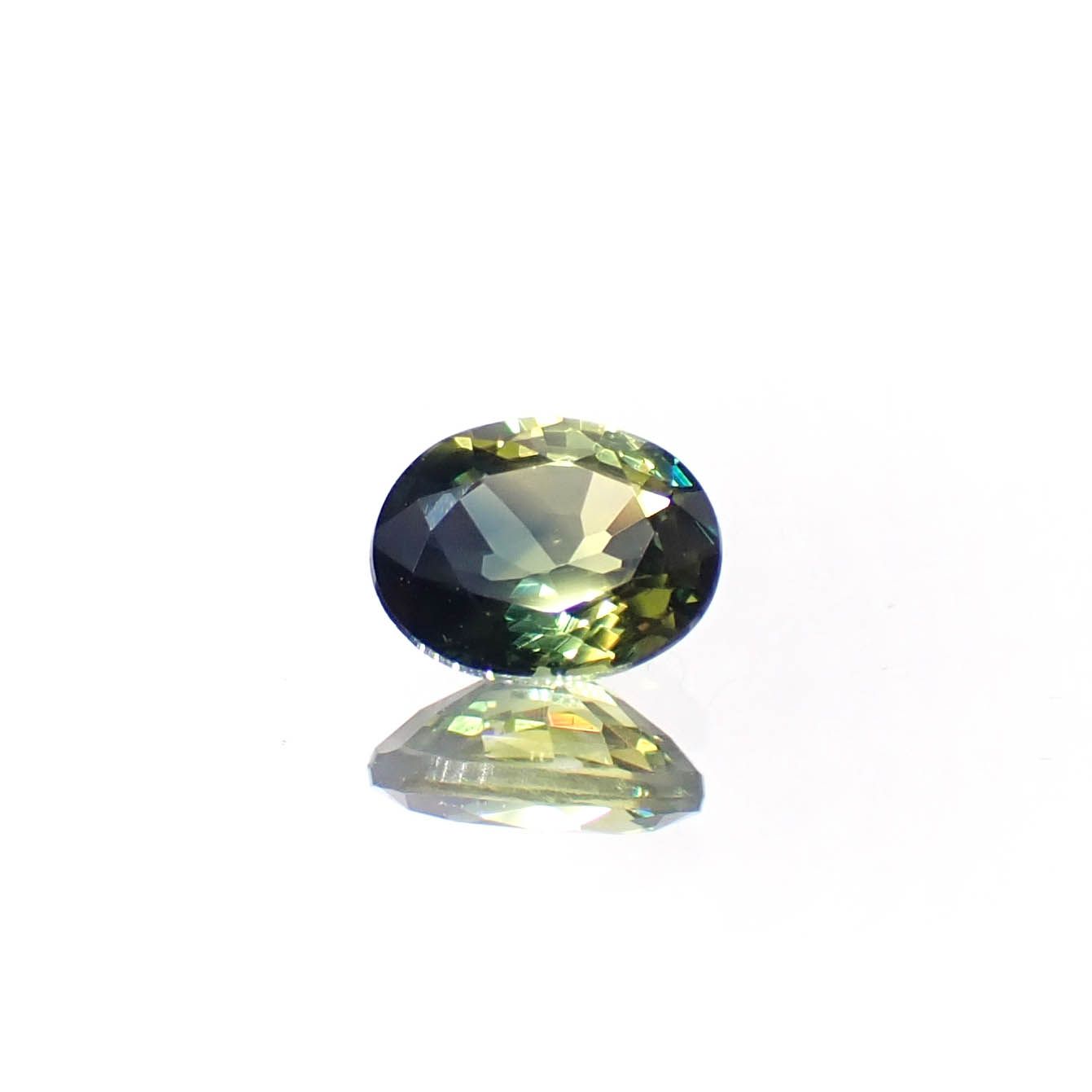 バイカラーサファイア タンザニア産 0.33ct / 4.6x3.5mm前後 [250931133]