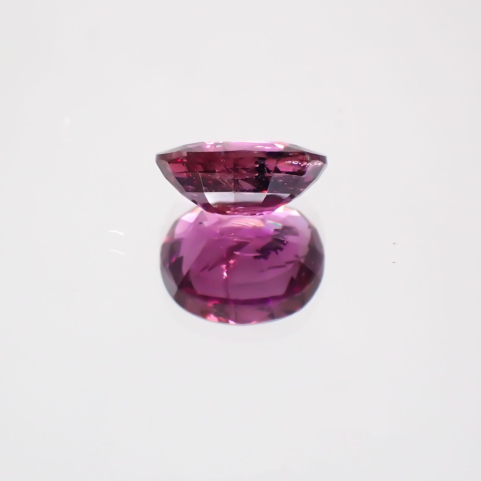 パープルサファイア(宝石名バイオレット・サファイア) カシミール地方産 1.236ct ソ付(彩珠)[210510234]7.3×6mm前後
