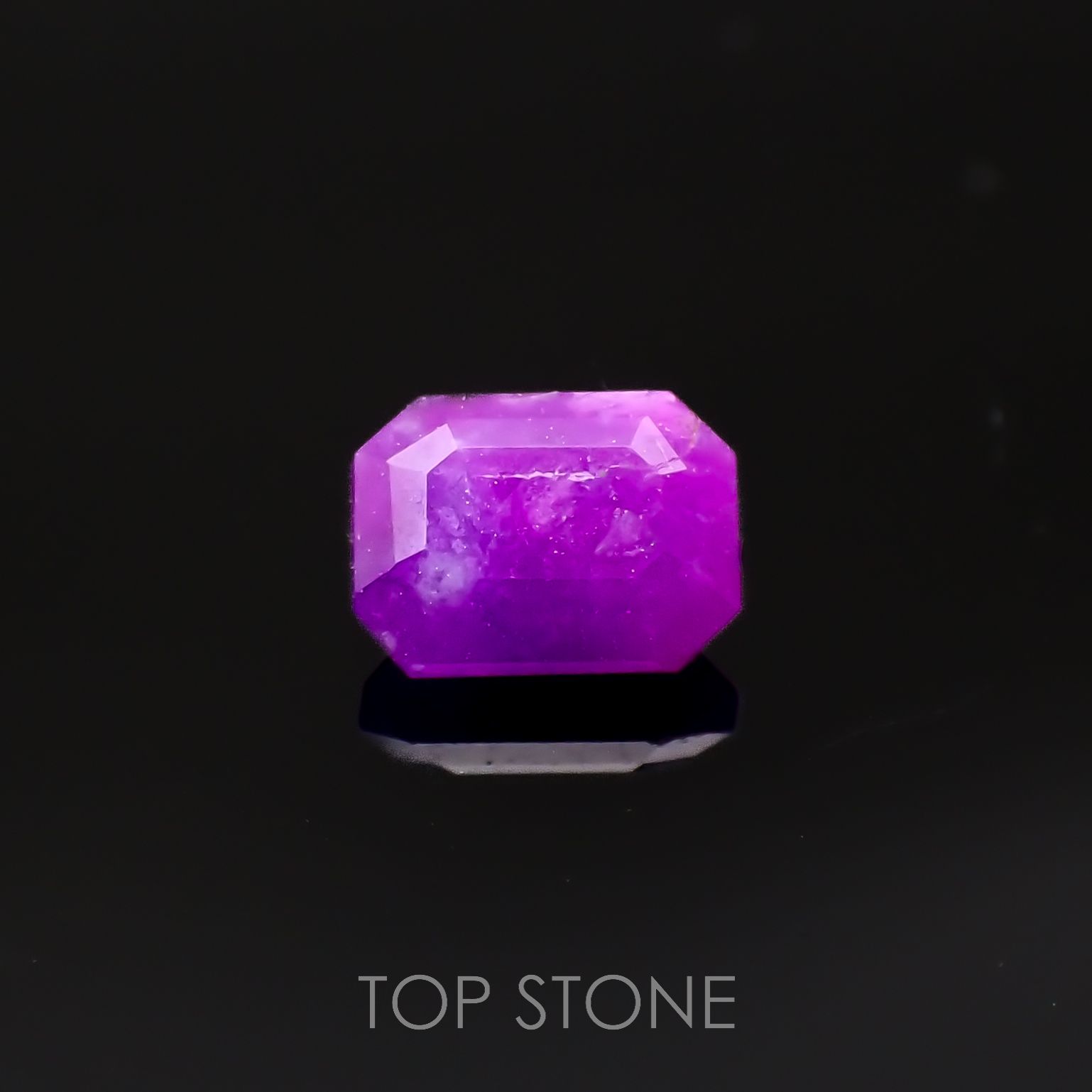 スギライト 南アフリカ産 0.42ct[220917608]5.3x3.9mm前後