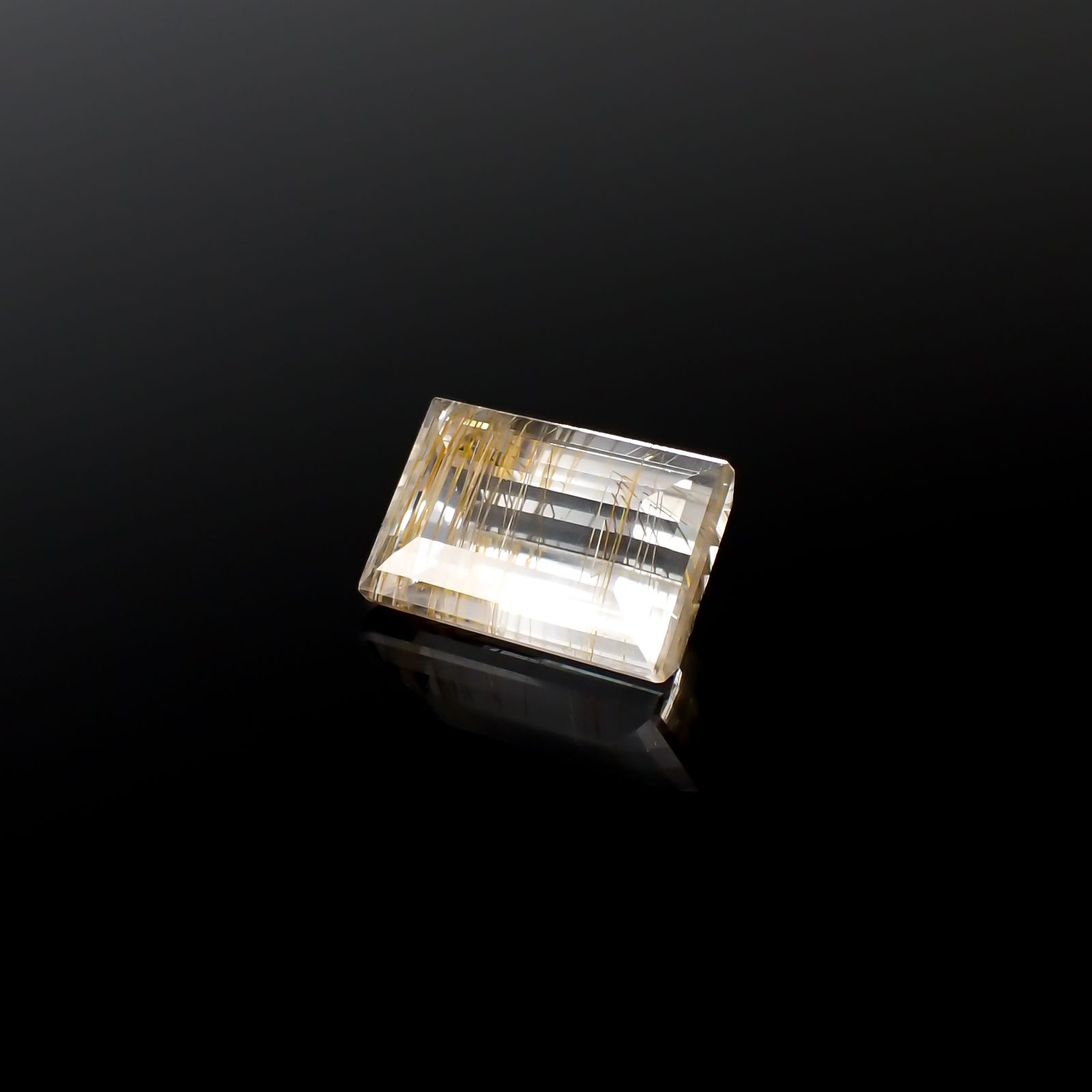 ニードルイントパーズ(チューブイントパーズ) ブラジル・ミナスジェライス州産 13.95ct[240225890]15.8x10.5mm前後
