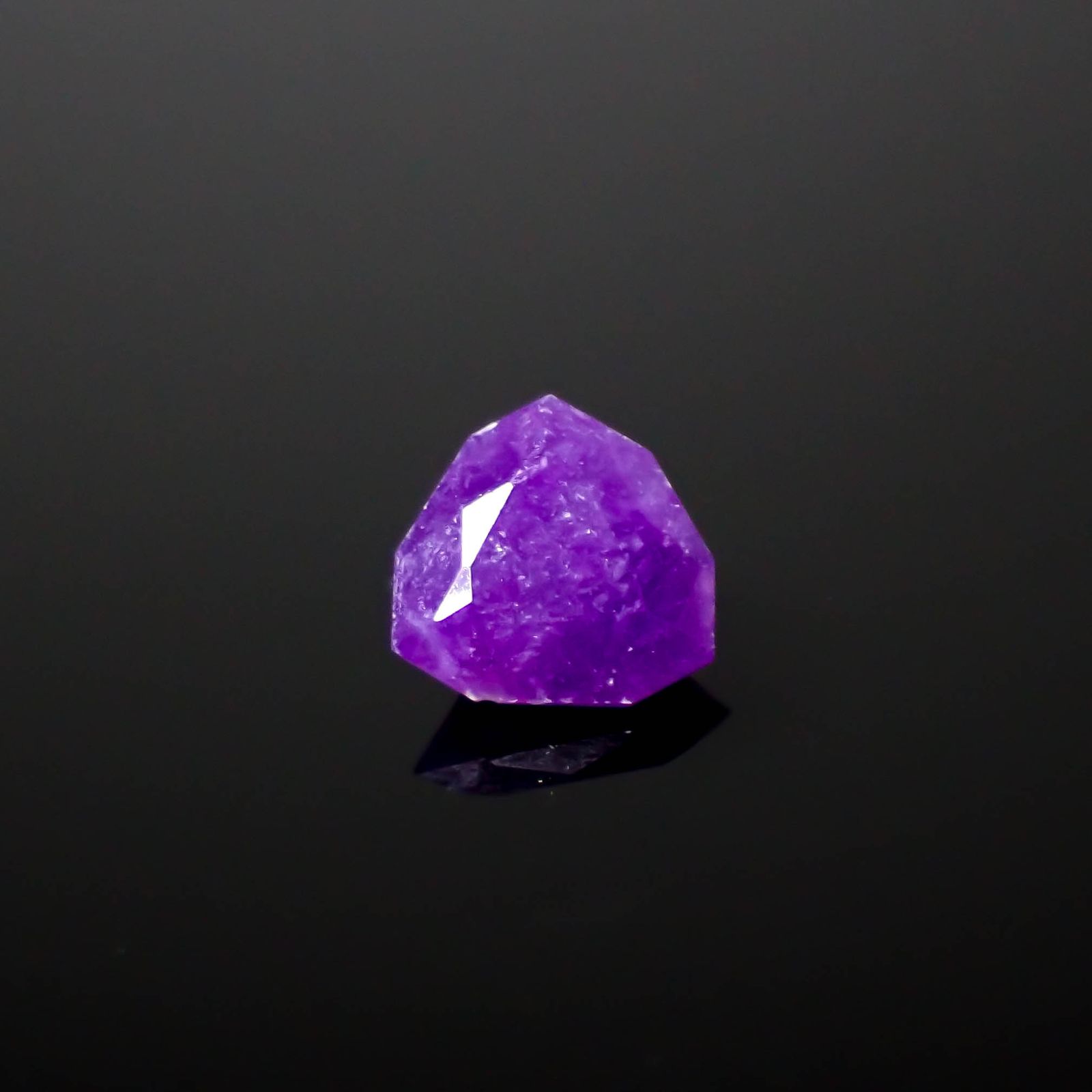 ◇カスタムカット◇スギライト 南アフリカ産 0.53ct[240628371]5.8x5.6mm前後