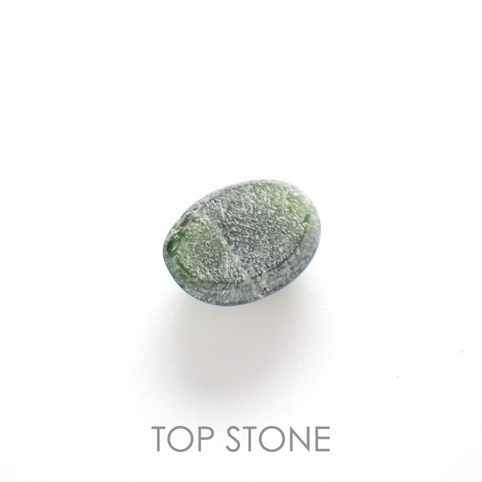 ダイオプサイドキャッツアイ(宝石名ダイオプサイト・キャッツアイ)ロシア産 2.965ct ソ付(CGL)[230120311]10x8mm前後