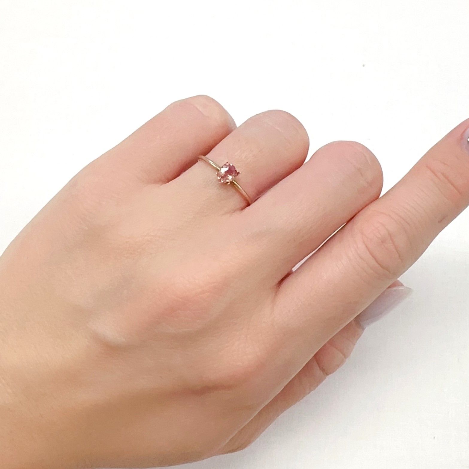 パパラチャサファイア非加熱(宝石名サファイア/別名パパラチャ・サファイア)スリランカ産 0.35ct GIA鑑付[231224696]5.1x4mm前後
