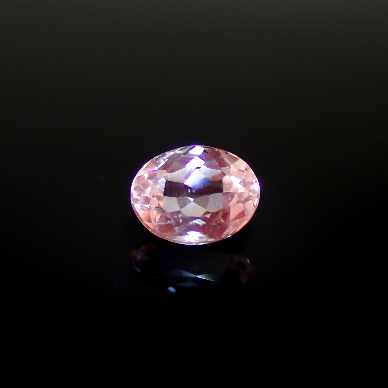 カラーレススポジュミン(宝石名ホワイト・スポジュミン)ブラジル産 1.45ct 識別済[231023802]7.5x5.8mm前後