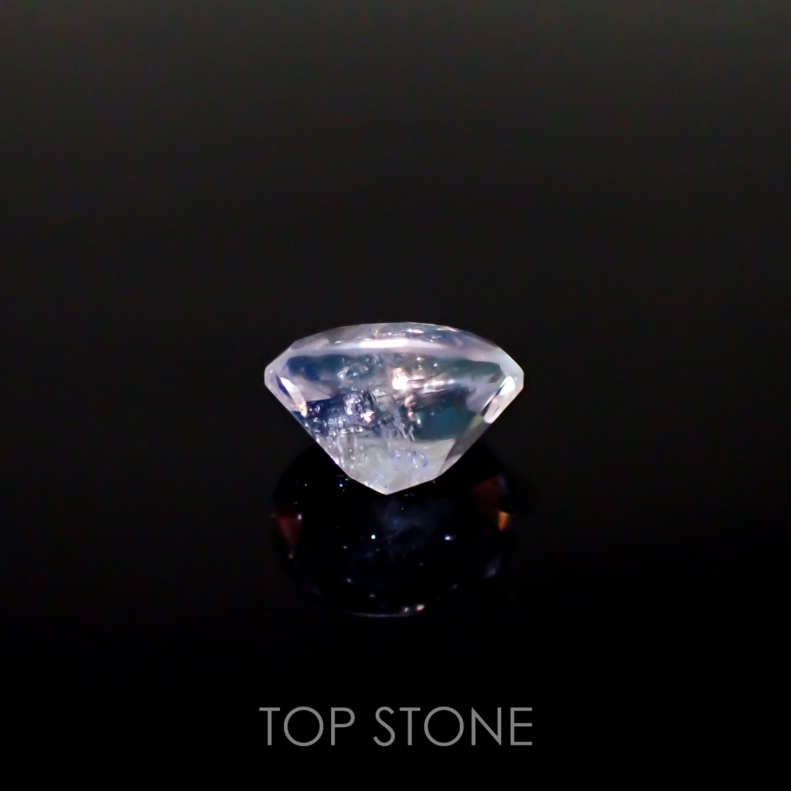 レインボームーンストーン(宝石名ラブラドライト)タンザニア産 1.34ct 識別済[220716855]8.1x6.5mm前後