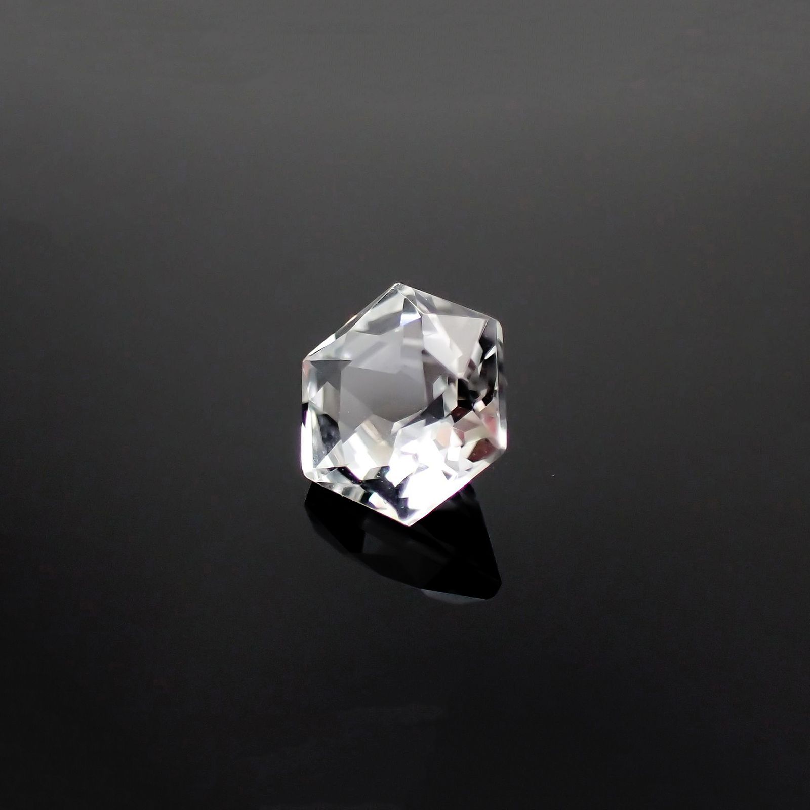 ◇ヘキサゴンカット◇ホワイトトパーズ ブラジル産 1.12ct[221018498]6x6mm前後