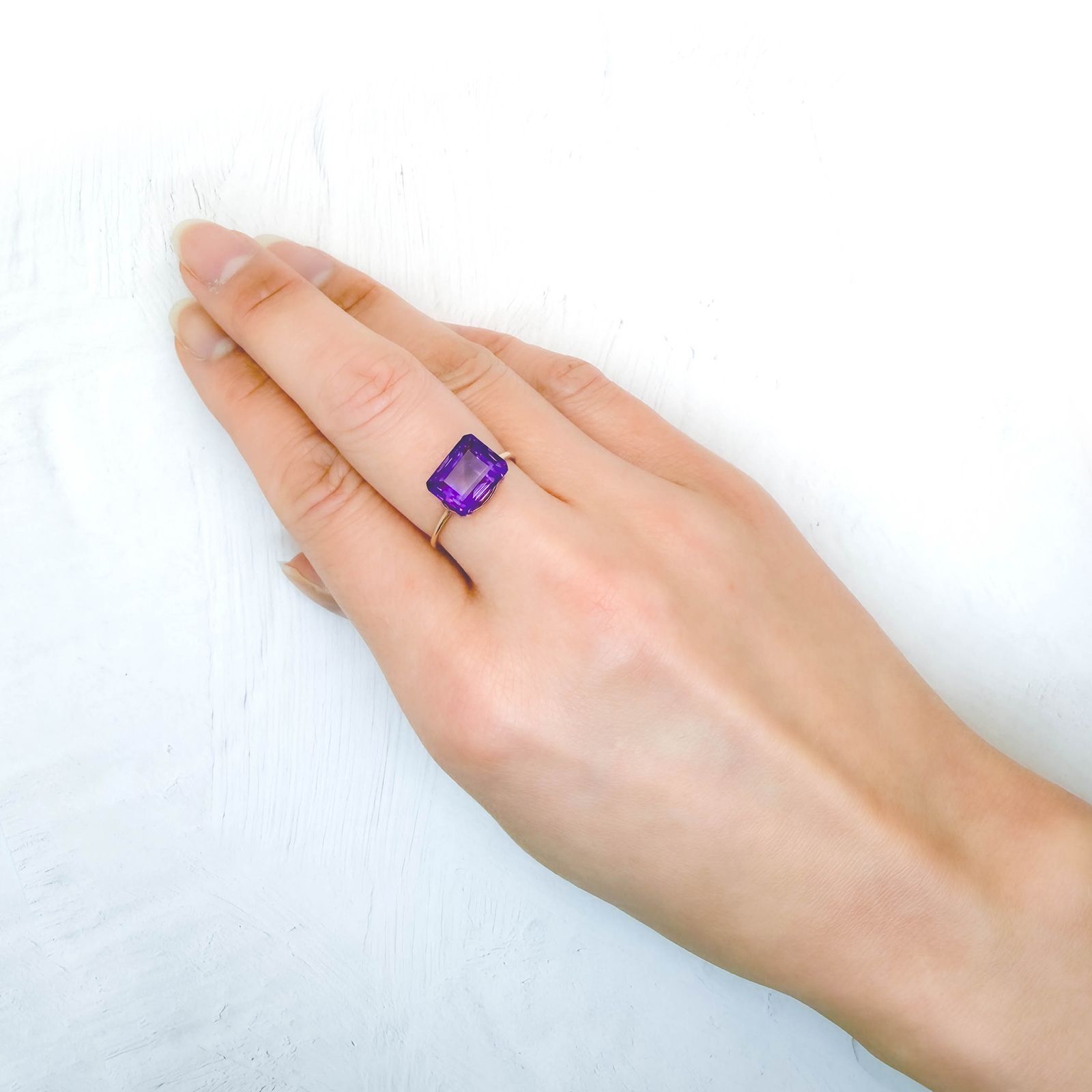 カラーシフトアメジスト ブラジル/ウルグアイ産 3.26ct / 9.9x8.1mm前後 [260131635]