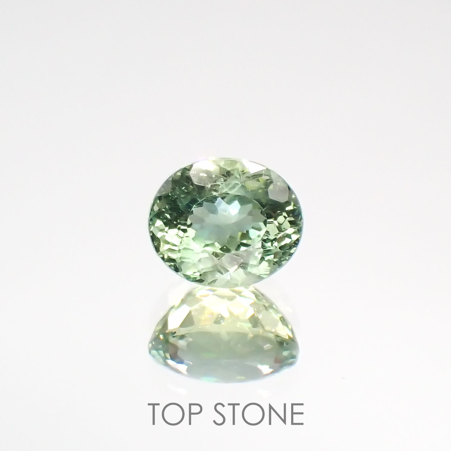 グリーンアパタイト(宝石名アパタイト) マダガスカル産 2.08ct 識別済[211113807]7.9×6.7mm前後