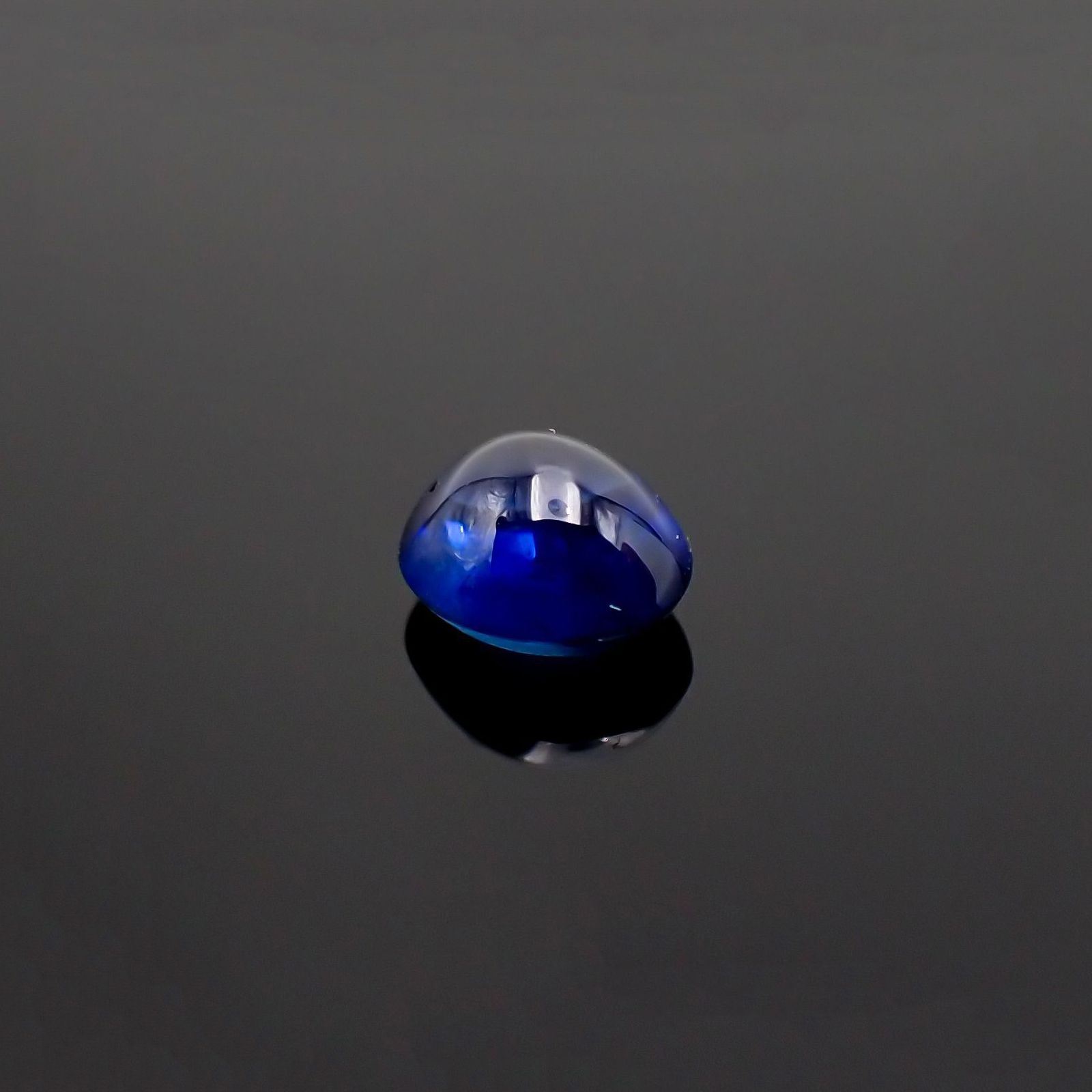 サファイア(宝石名ブルー・サファイア)スリランカ/マダガスカル産 0.94ct 識別済[220918150]5.6x4.7mm前後