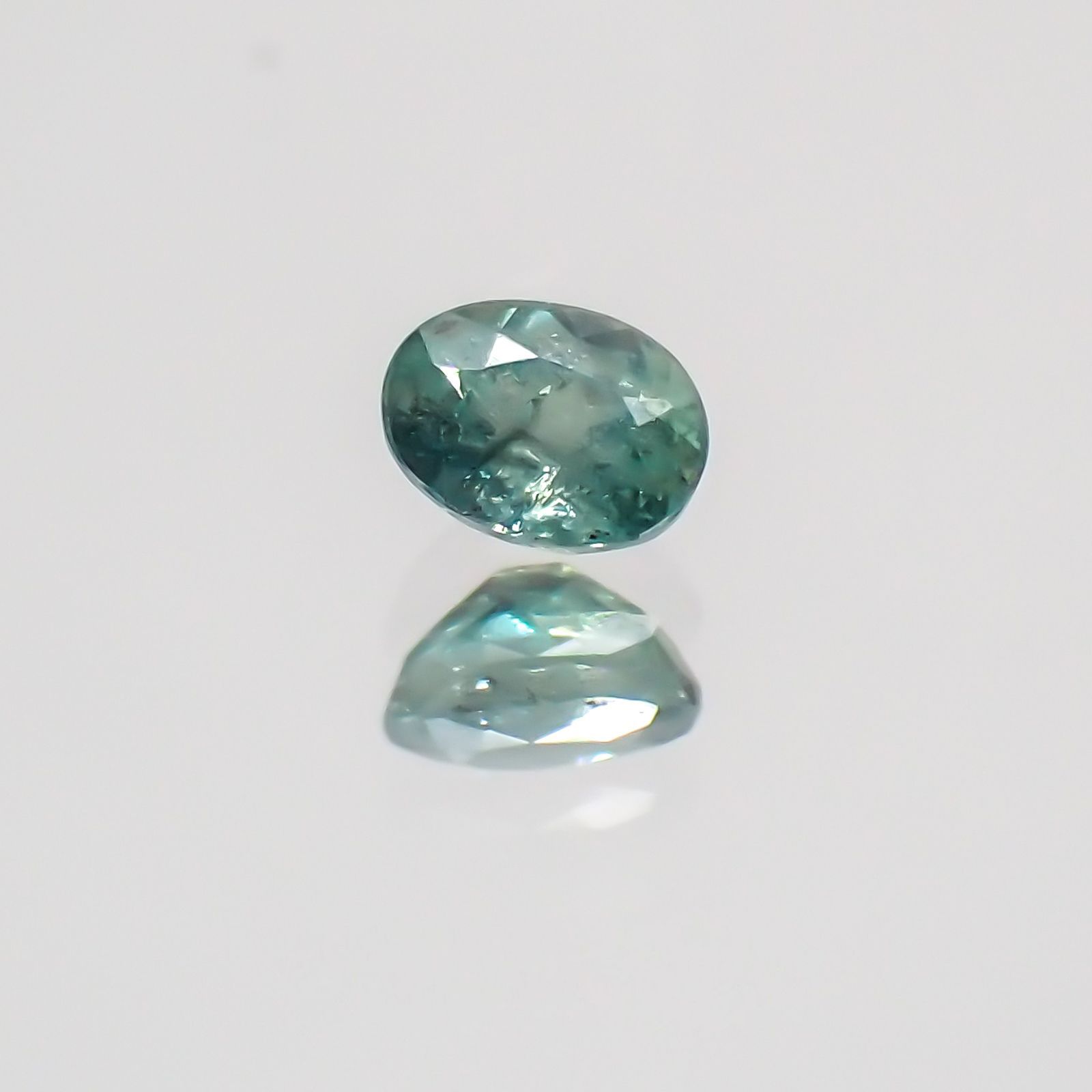 アレキサンドライト ブラジル産 ルース 0.104ct[20052346]3.1×2.4mm前後