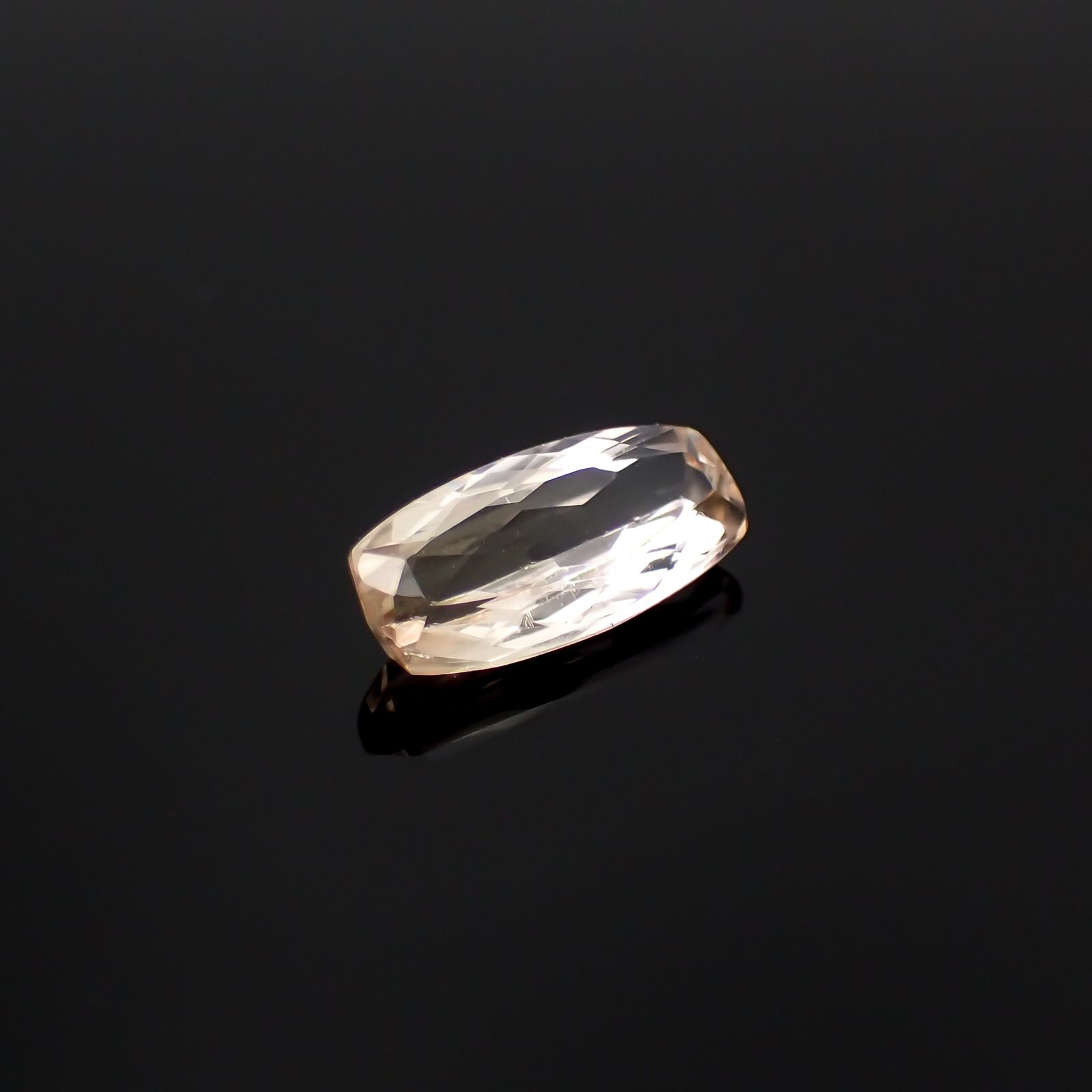 バイカラートパーズ ブラジル産 1.27ct[231023706]10x4.6mm前後