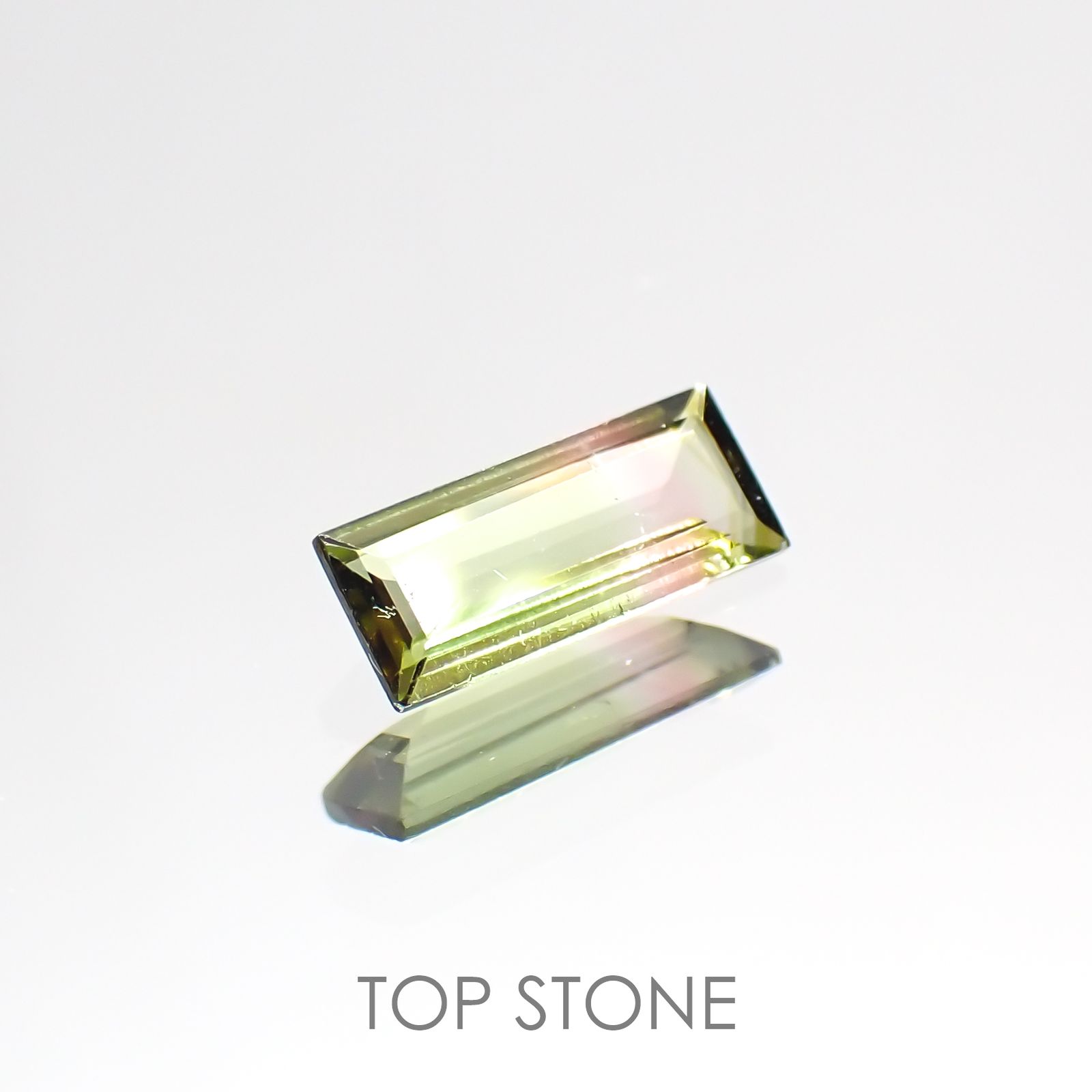 バイカラートルマリン(宝石名バイカラー・トルマリン) ブラジル産 0.34ct 識別済[211013629]7.3×2.9mm前後