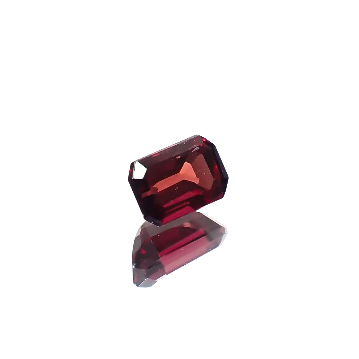 ルビー(宝石名ルビー)タンザニア産 0.42ct 識別済[240226109]4.6x2.9mm前後