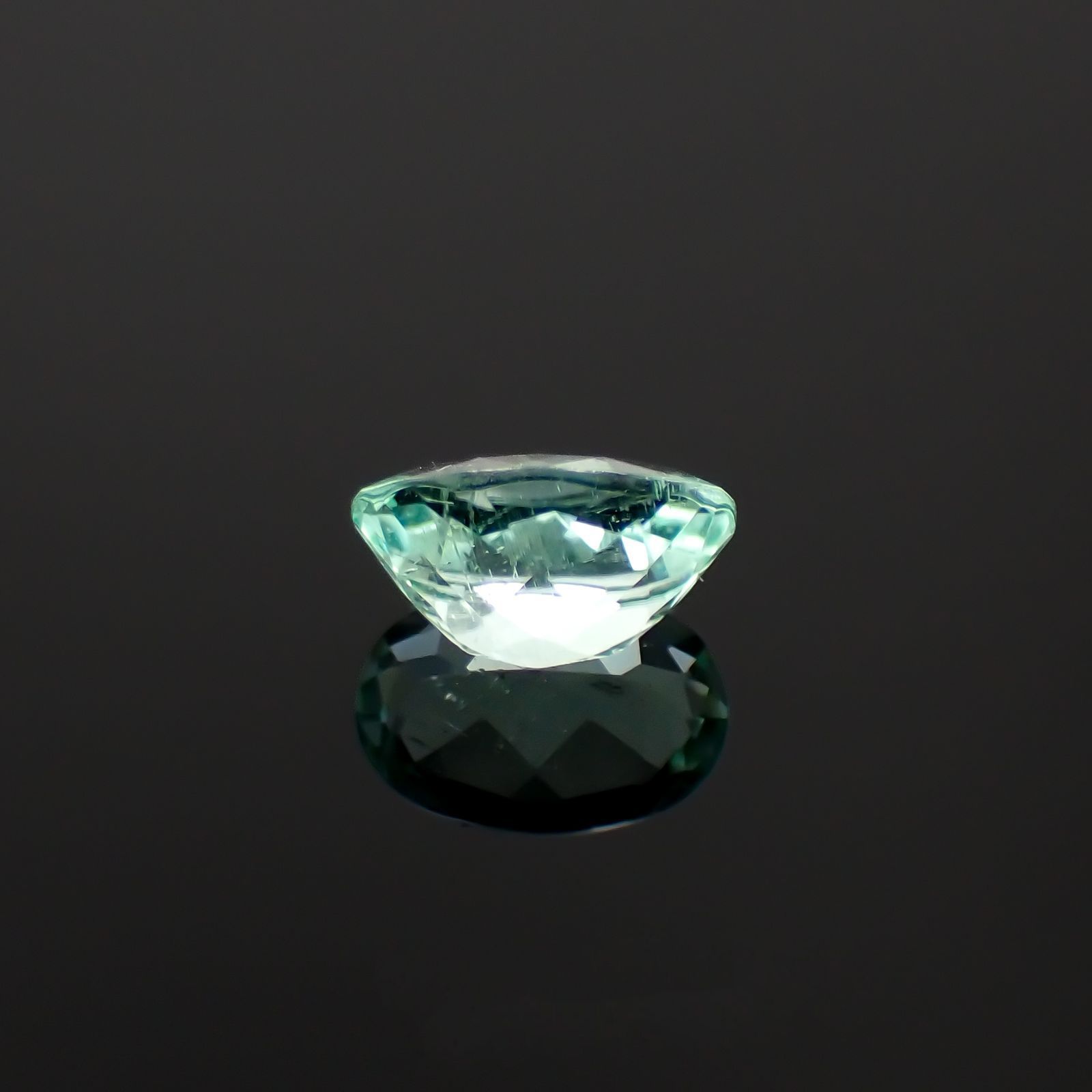 パライバトルマリン(宝石名トルマリン/別名パライバ・トルマリン)モザンビーク産 0.770ct ソ付(宝貴協)[230220478]6.92x4.82mm前後