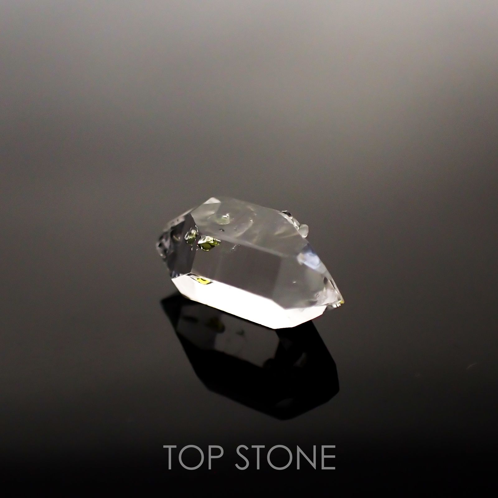 オイルインクォーツ パキスタン産 ルース 3.68ct[210911442]13.9×7mm前後