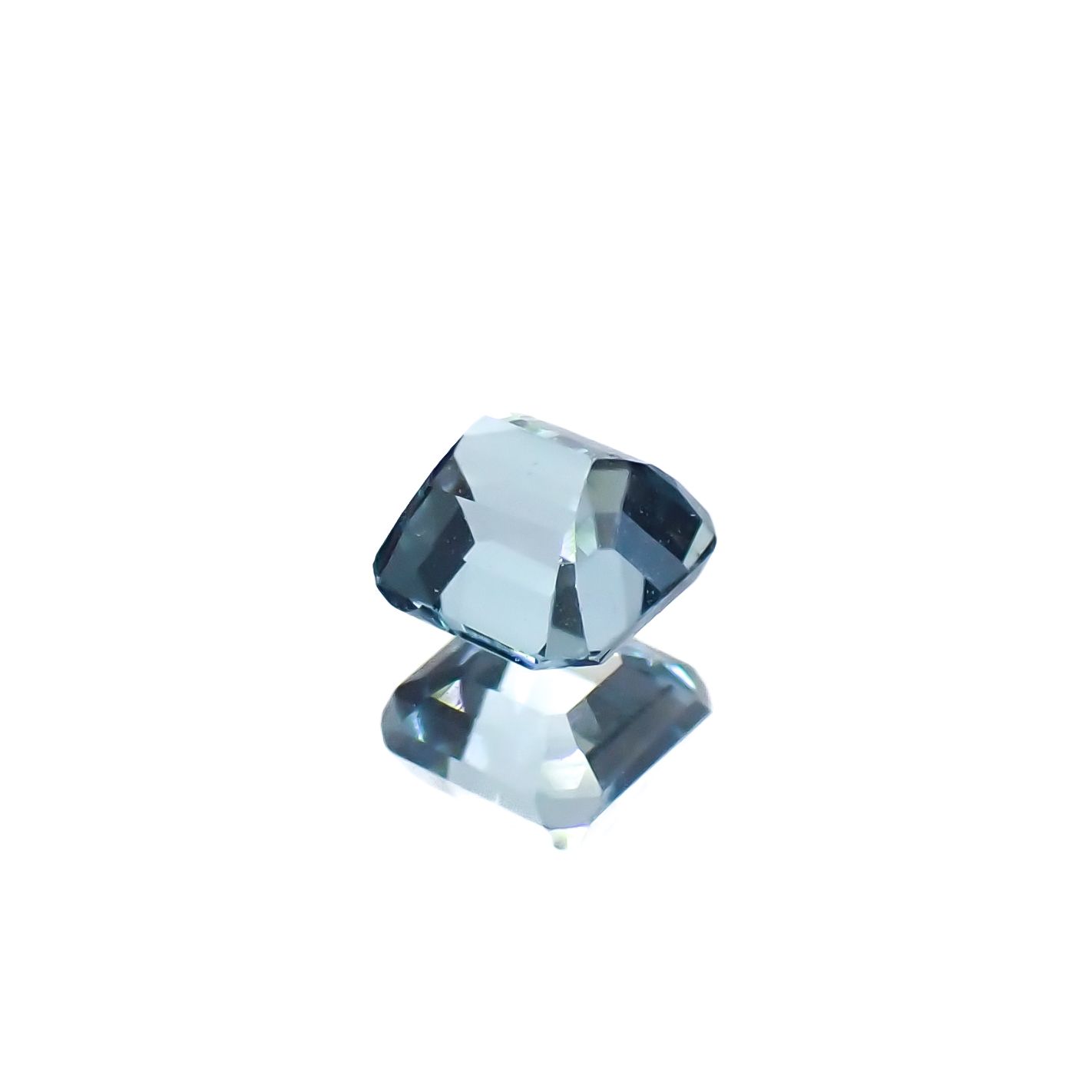 ブルートルマリン(宝石名トルマリン)アフガニスタン産 0.35ct 識別済[231225171]3.7x3.8mm前後