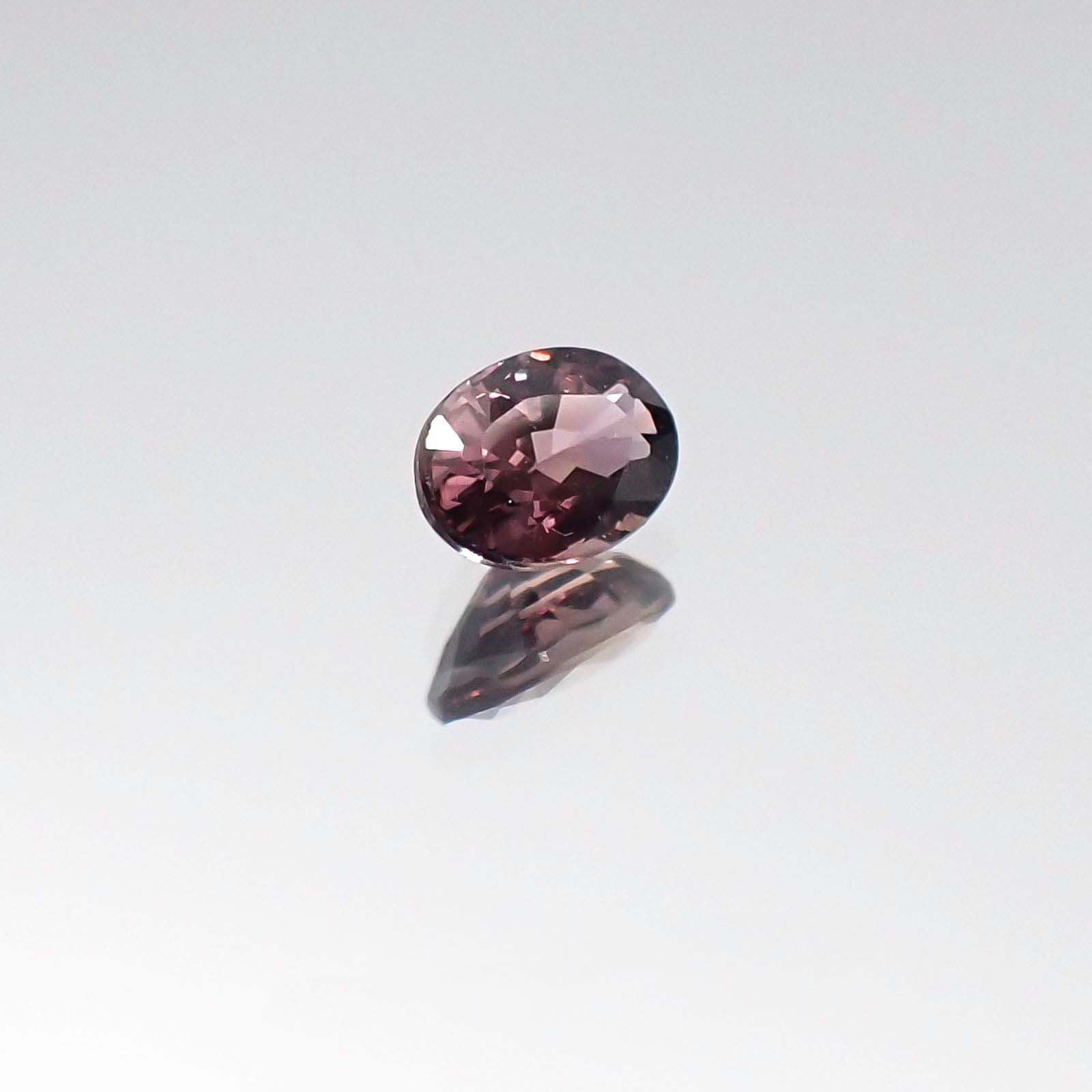 カラーチェンジサファイア 非加熱(宝石名サファイア)タンザニア産 0.34ct 識別済[230622427]4.7x3.4mm前後