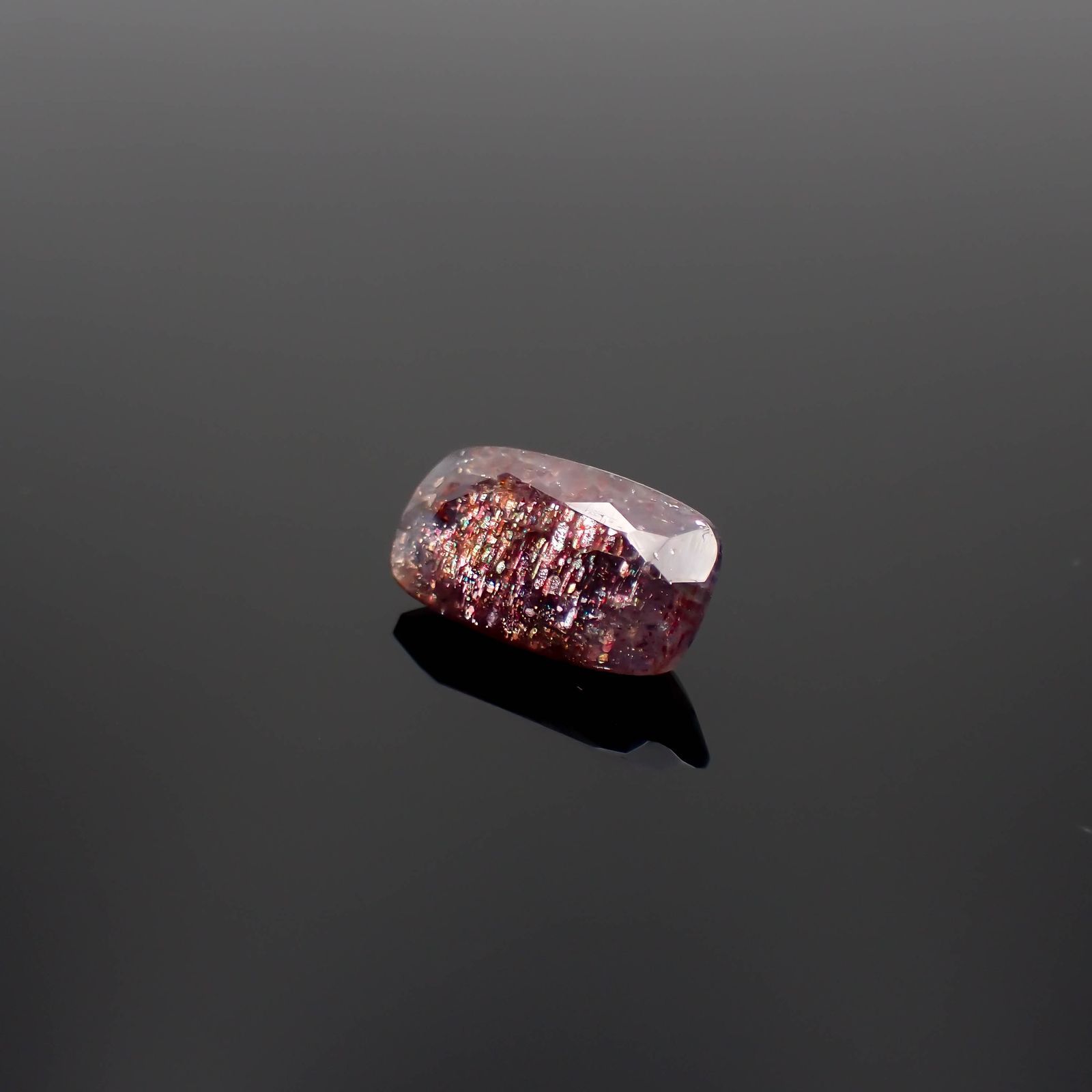 ブラッドショットアイオライト インド産 5.30ct[230522097]15.6x8.6mm前後