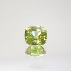 スフェーン(宝石名スフェーン) マダガスカル産 0.831ct ソ付(彩珠)[210712008]5.7×5mm前後