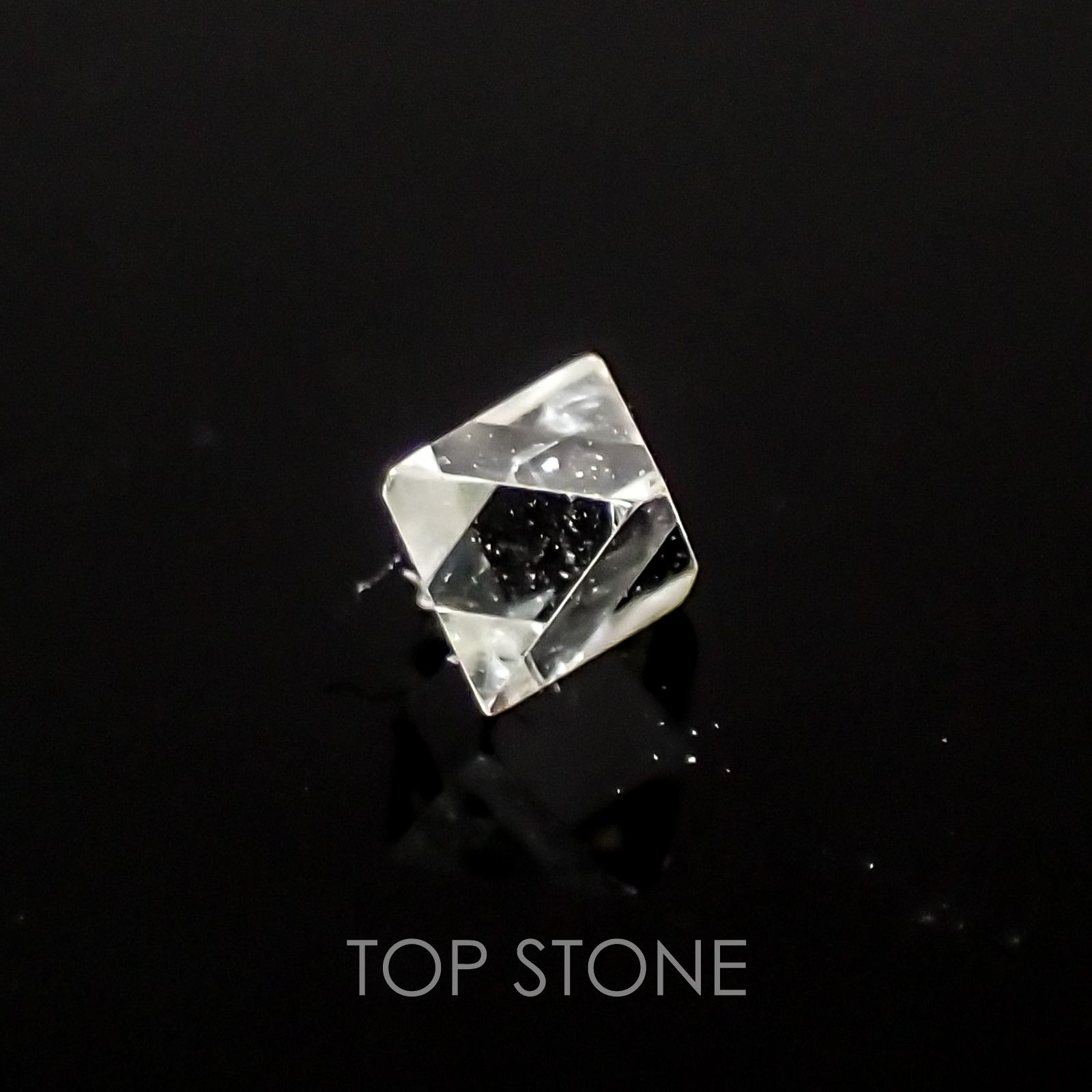 ソーヤブルダイヤモンド 原石 ロシア産 ルース 0.063ct[210310108]2.8×2.3mm前後