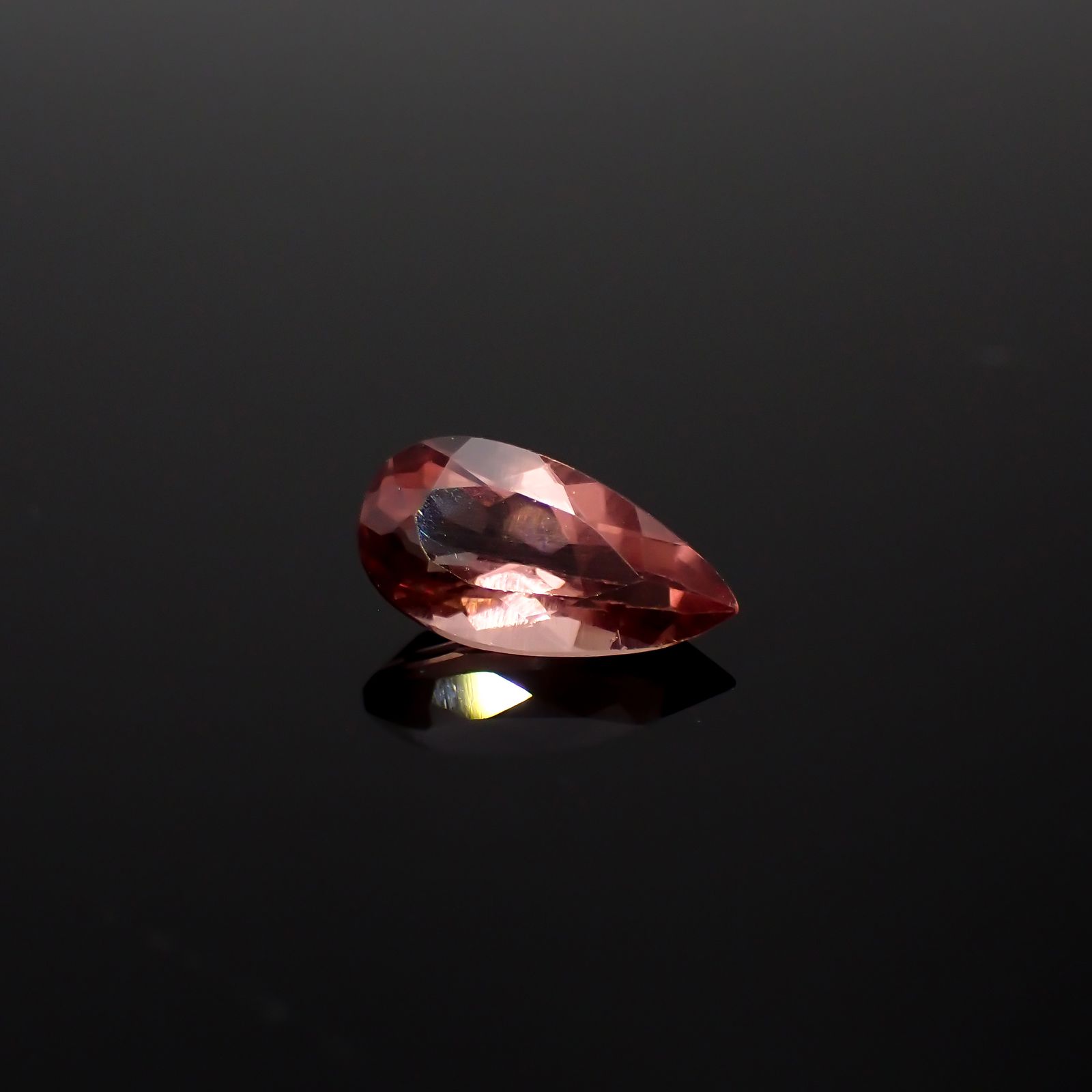 ピンクアパタイト(宝石名ピンク・アパタイト)ブラジル産 1.11ct 識別済[231224690]9.3x4.9mm前後