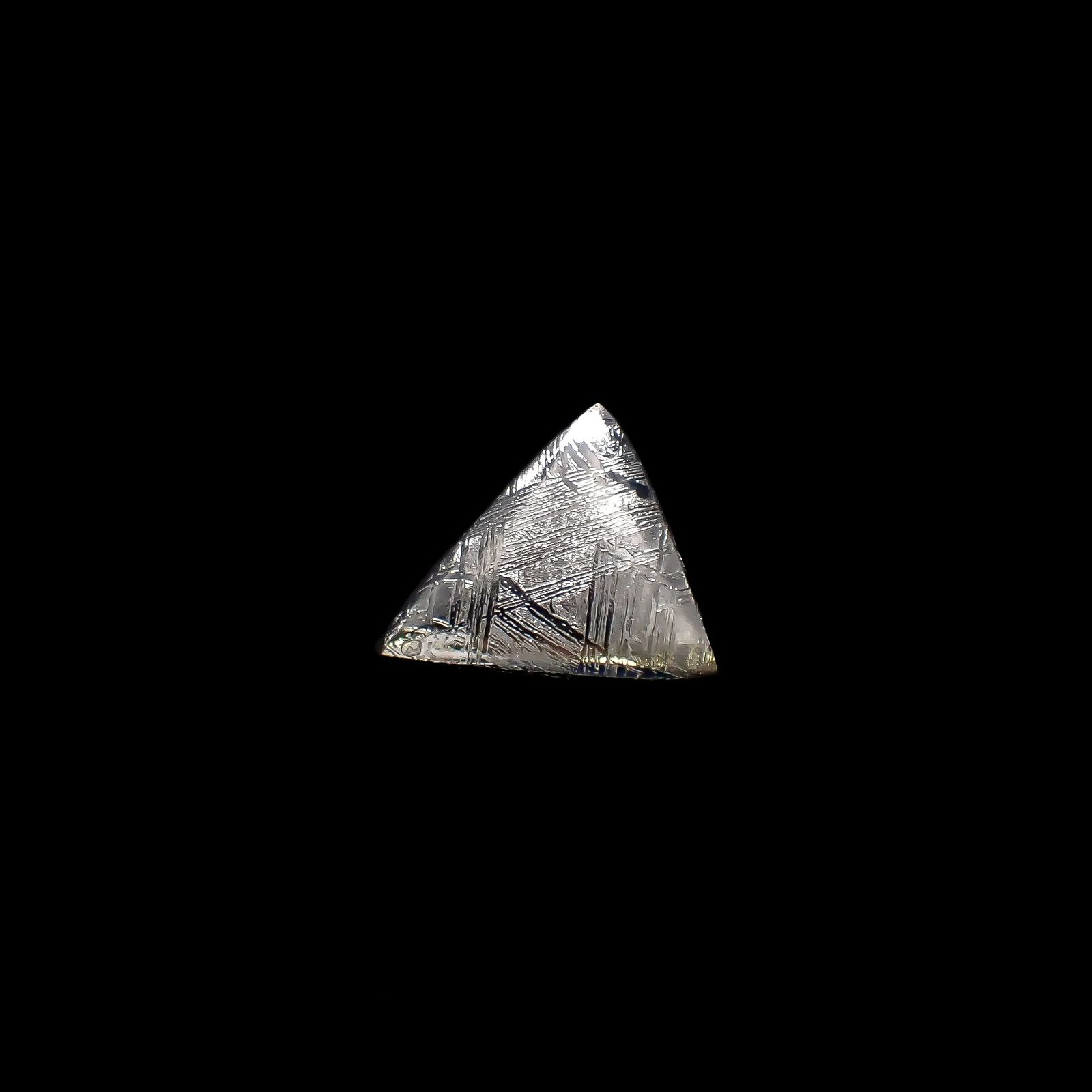 ムオニナルスタ隕石 発見地:スウェーデン 16.69ct[240125798]17.8x16.8mm前後