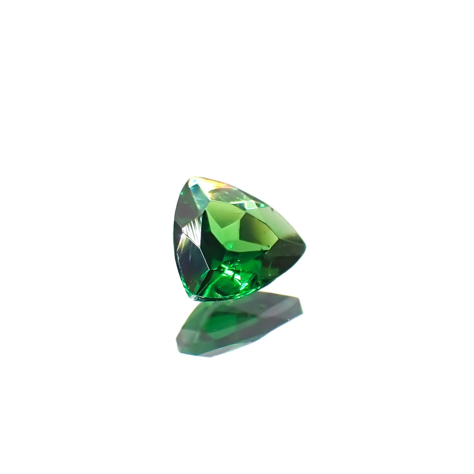 ツァボライト(宝石名ガーネット)タンザニア産 0.29ct 識別済[231224567]4.5x4.6mm前後