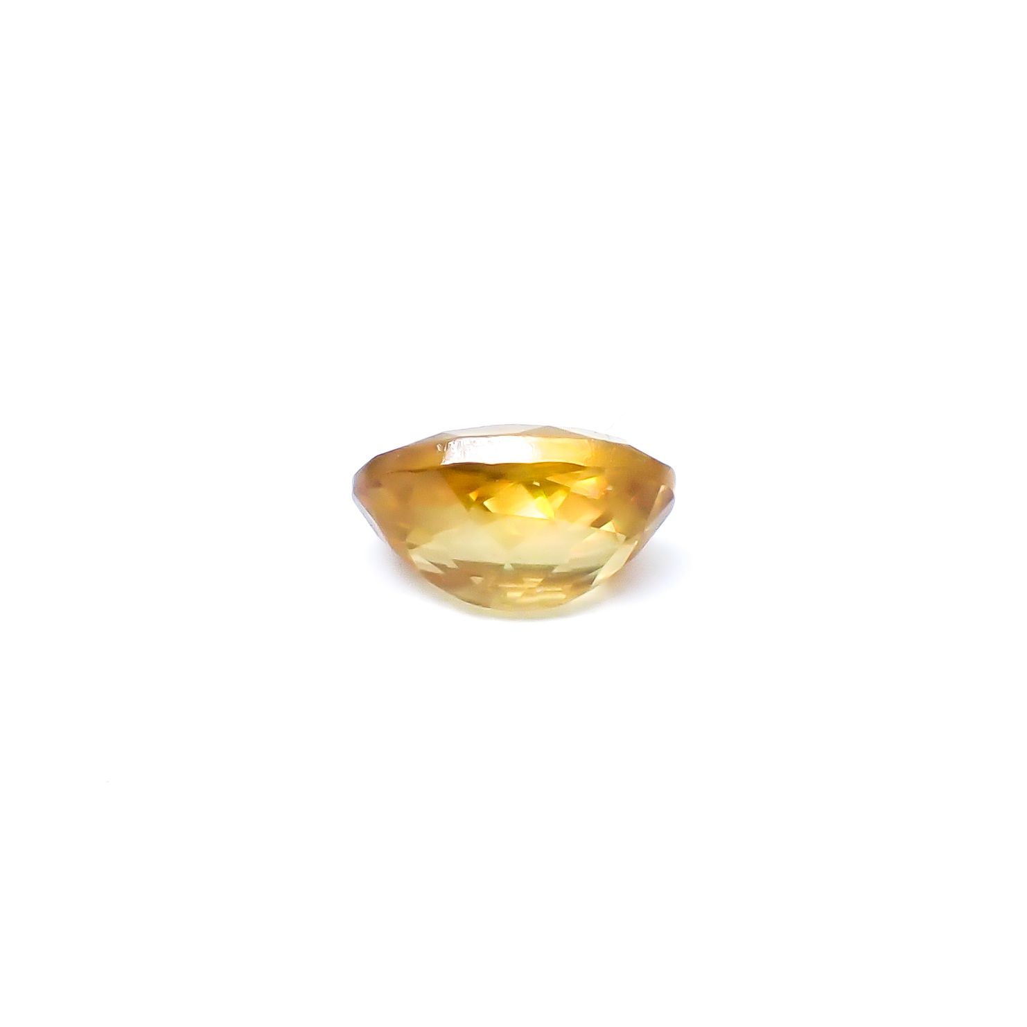 ゴールデンスフェーン(宝石名スフェーン)マダガスカル産 識別済 0.67ct / 6.2x4.1mm前後 [260632356]