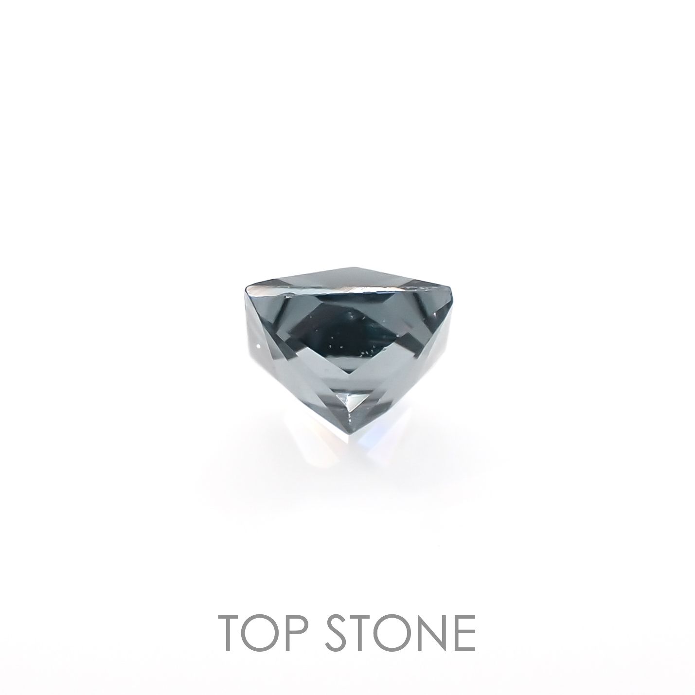 ◇プリンセスカット◇カラーチェンジガーネット アレキタイプ(宝石名ガーネット)マダガスカル・ベキリー産 0.13ct 識別済[221119052]2.5x2.6mm前後