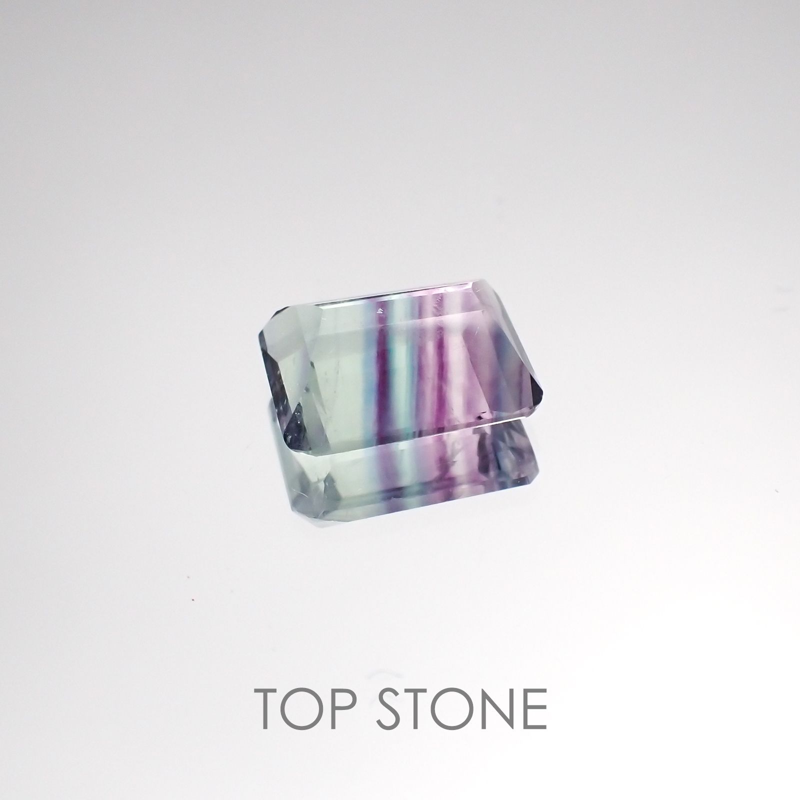 バイカラーフローライト ブラジル産 ルース 3.59ct[21028520]10.2×8.1mm前後