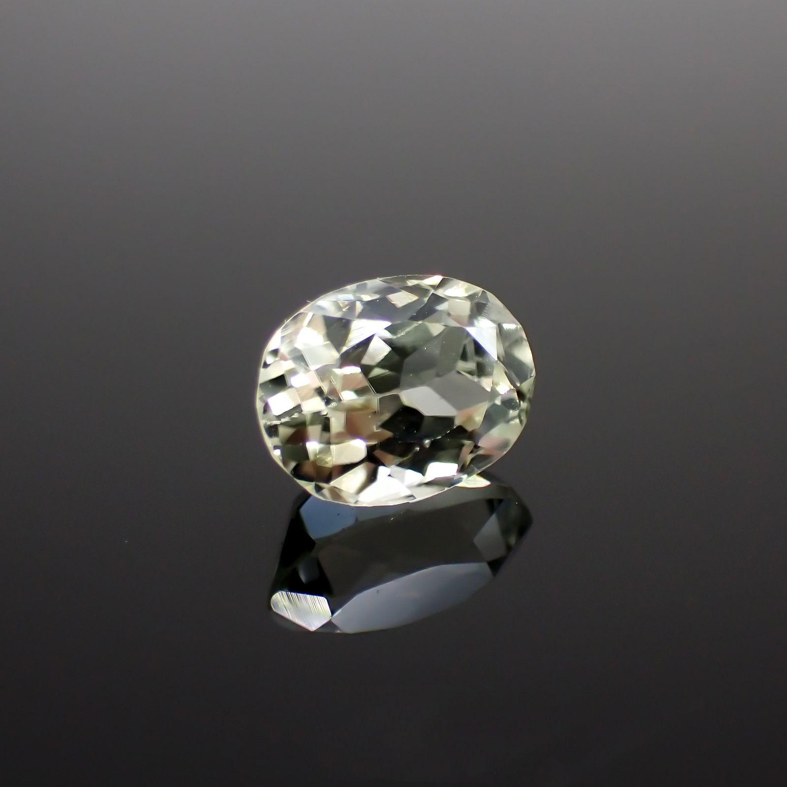 シリマナイト(宝石名シリマナイト)インド産 1.65ct 識別済[211113697]7.9x5.9mm前後