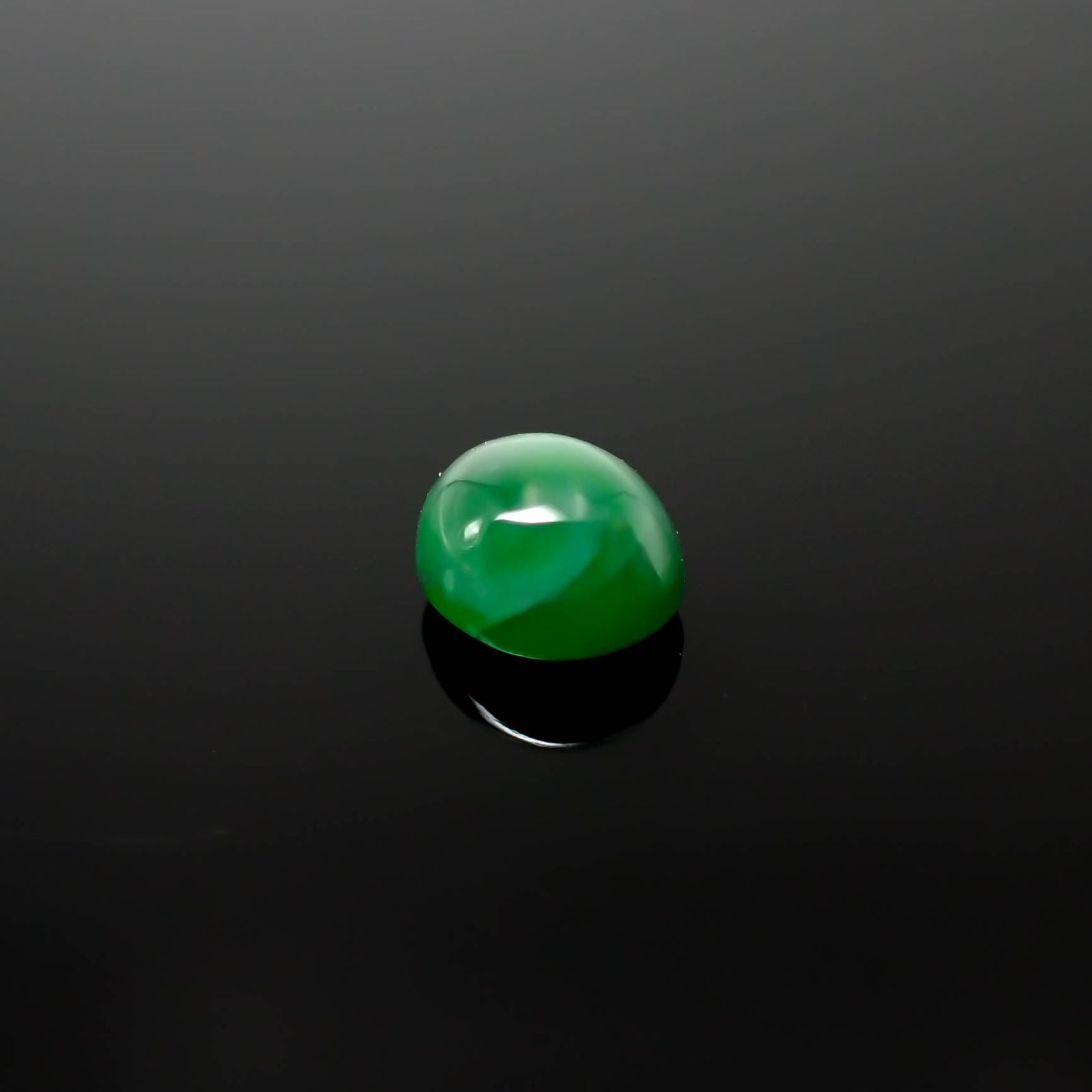 翡翠 ビルマ産 0.65ct[240326946]5.1x4.3mm前後