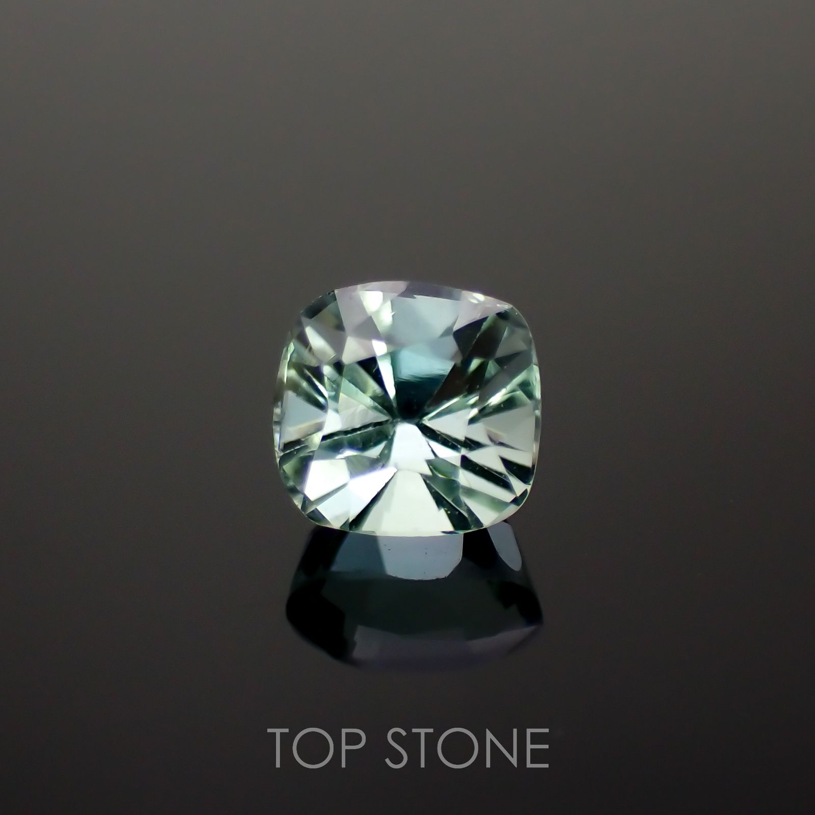 ブルーグリーントルマリン(宝石名トルマリン)アフガニスタン産 0.94ct 識別済[221018340]5.5x5.2mm前後
