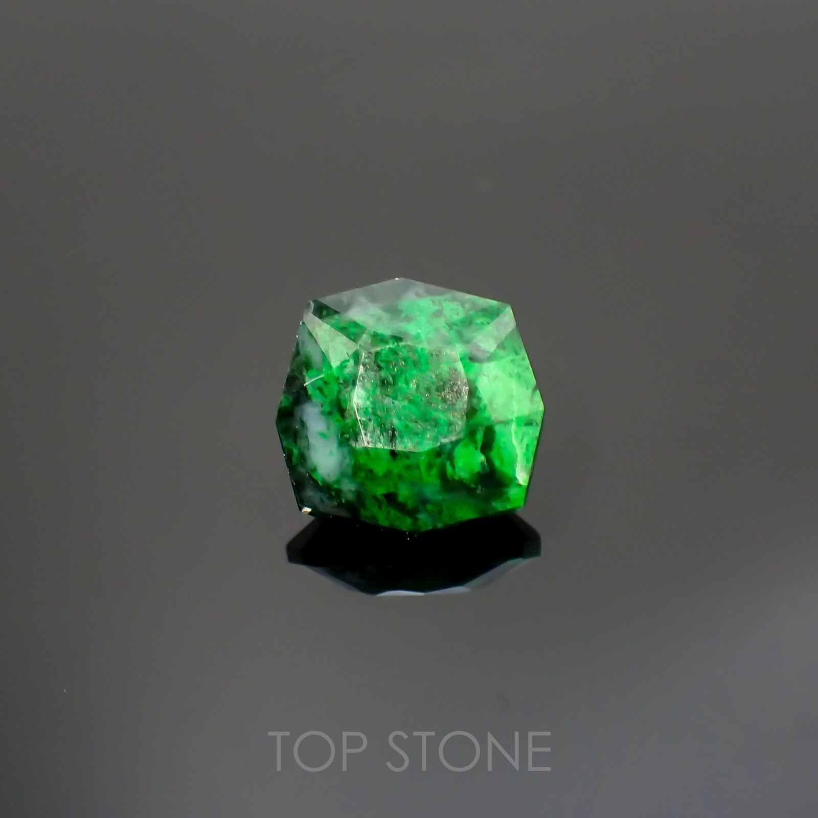モーシッシ ビルマ産 2.66ct[220114188]9.2x9.1mm前後