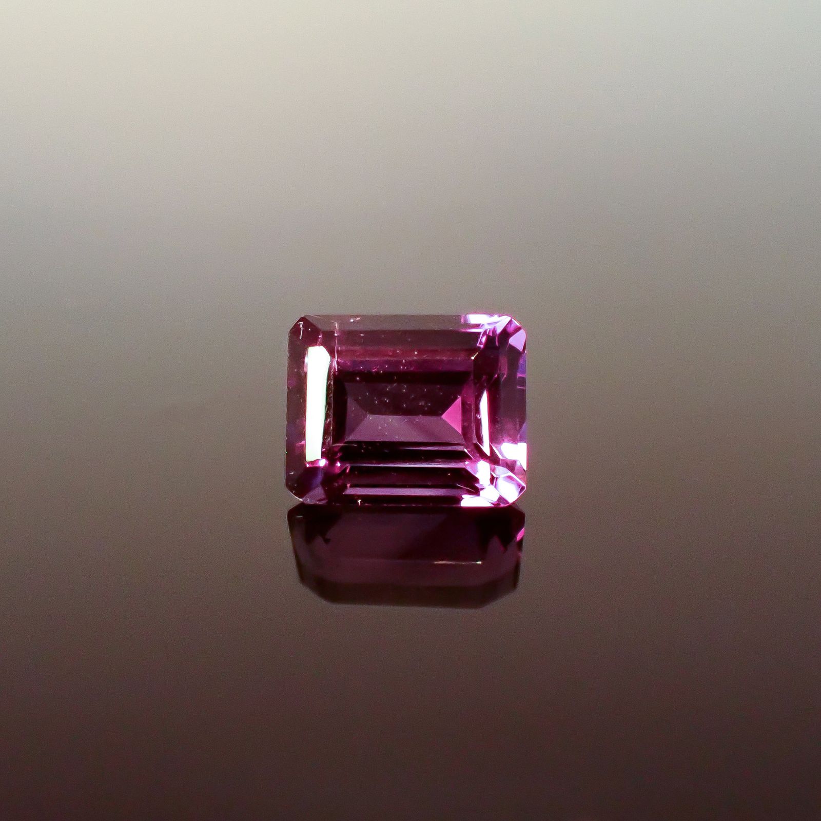 カラーシフトアメジスト ブラジル/ウルグアイ産 3.87ct / 10.2x8.2mm前後 [260131633]