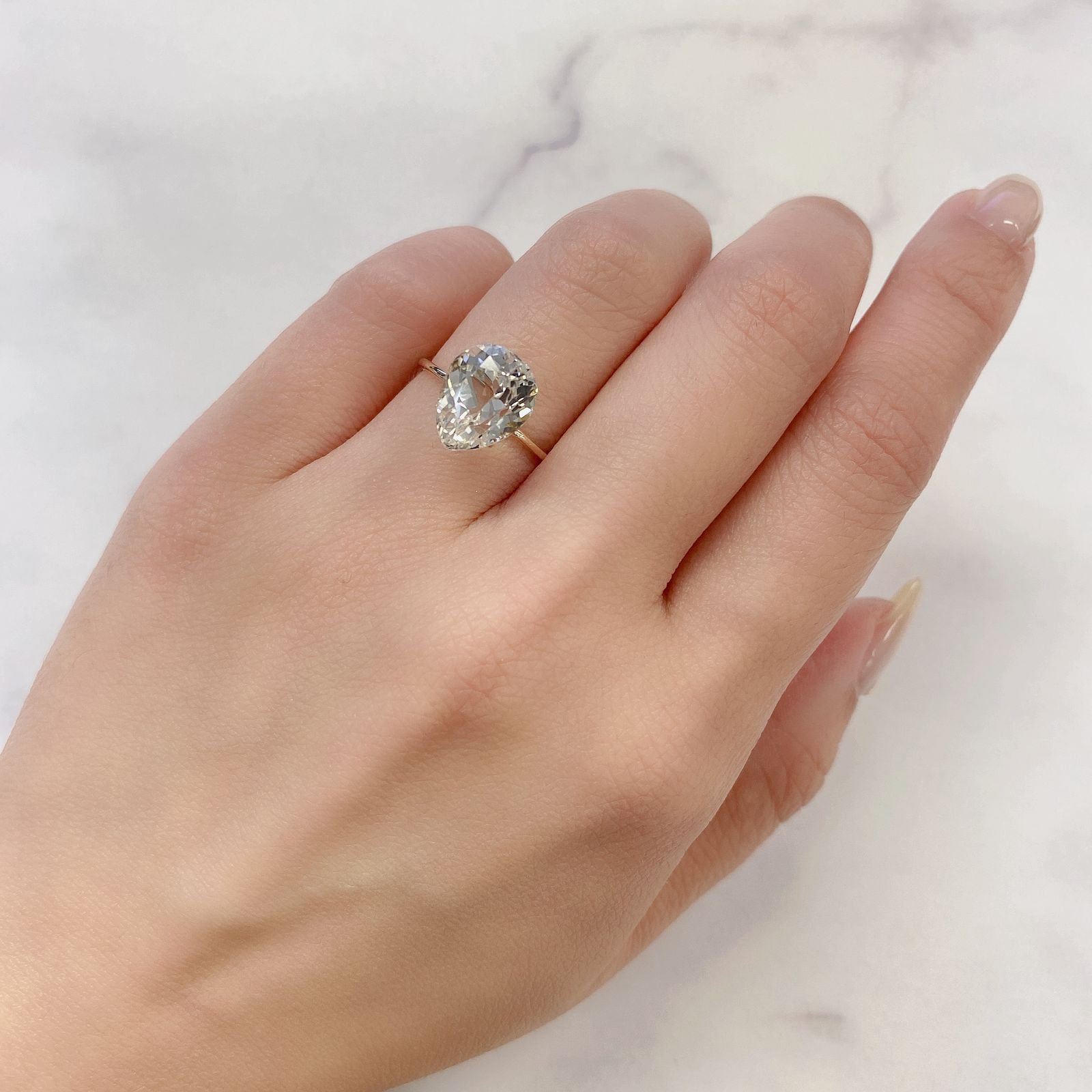 イエロースポジュミン(宝石名スポジュミン)アフガニスタン産 4.59ct 識別済[251113702]11x8.8mm前後