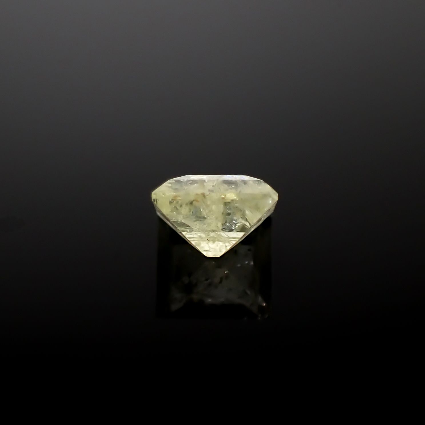 バーバンカイト(宝石名バーバンカイト)ロシア産 0.589ct ソ付(日独)[240929131]4.89x4.42mm前後