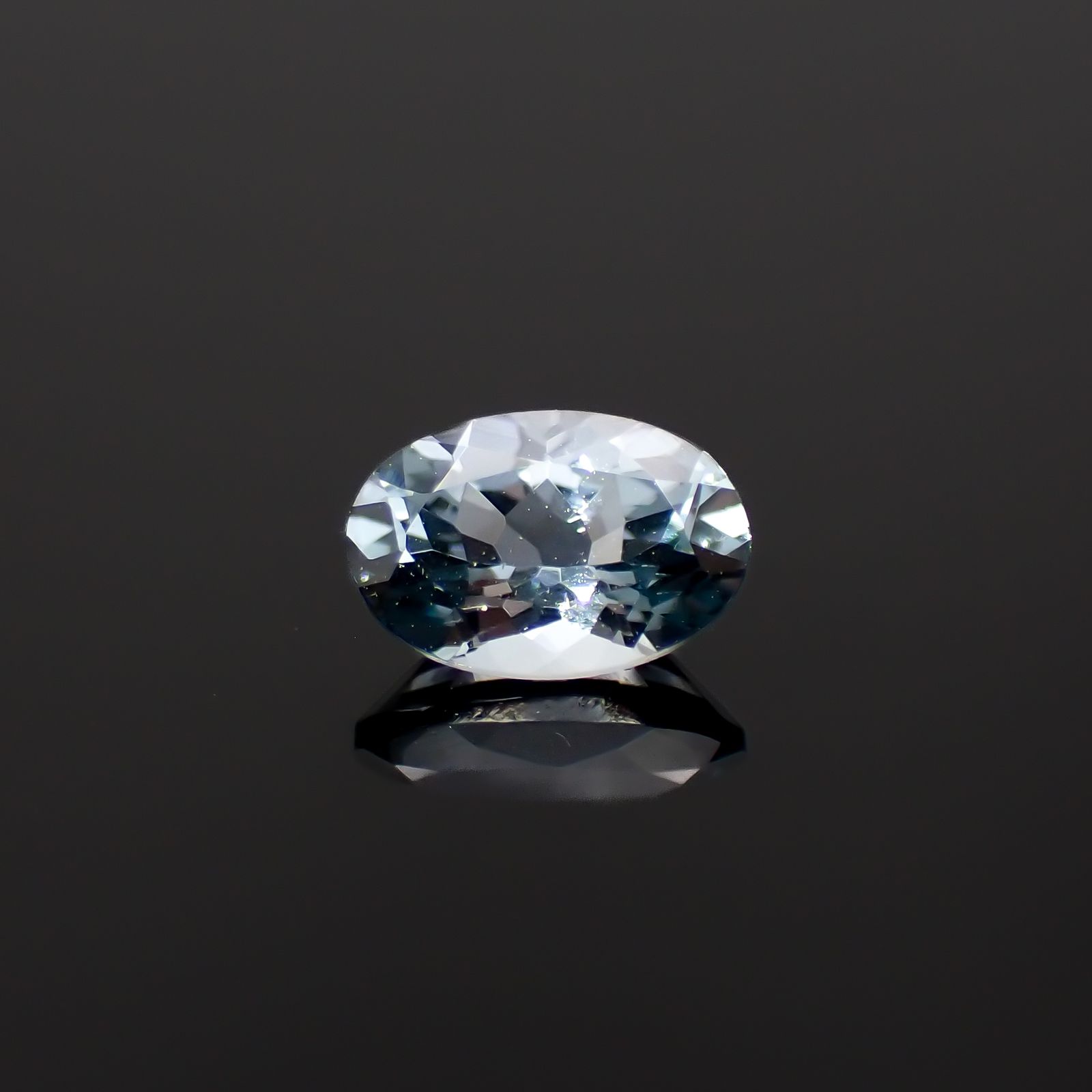 グレースピネル タンザニア産 0.54ct[230421541]5.8x3.9mm前後