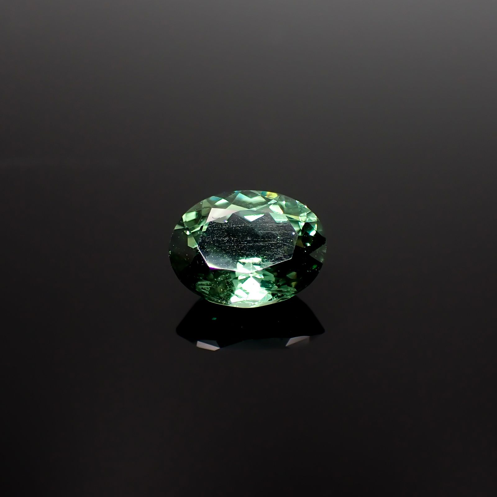 ノーブルモロキサイト(グリーンアパタイト) マダガスカル産 2.51ct[240928979]9.6x7.6mm前後