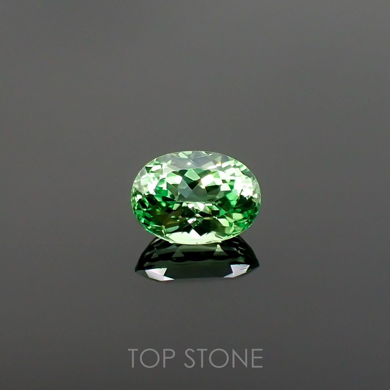 ミントガーネット(宝石名グリーン グロッシュラー・ガーネット) タンザニア産 0.52ct 識別済[210711925]5×4mm前後