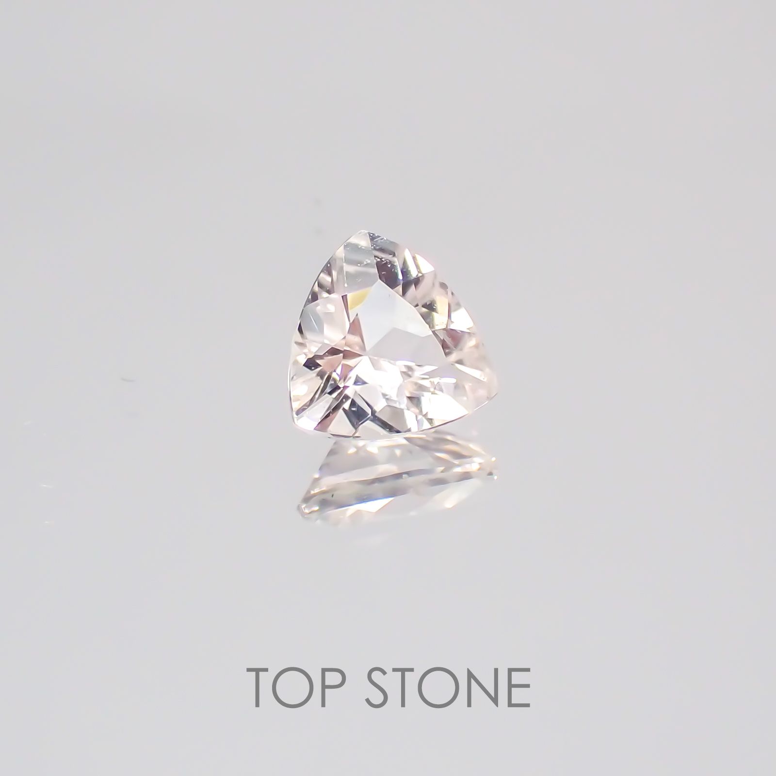 モルガナイト(宝石名モルガナイト) ナイジェリア産 0.35ct 識別済[20128574]5×5.1mm前後